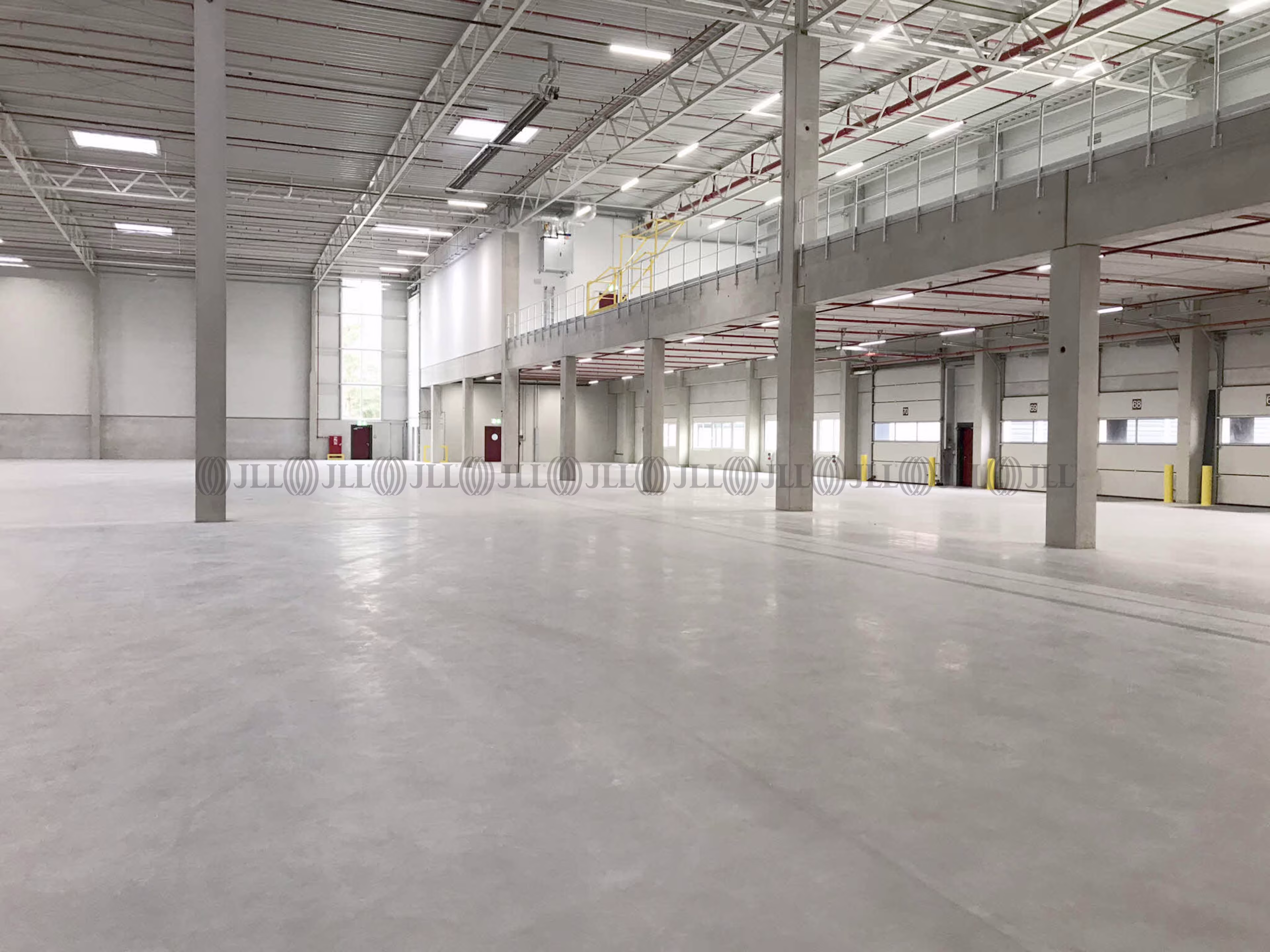 Hallen - Langenfeld (Rhld.) - D1704-2