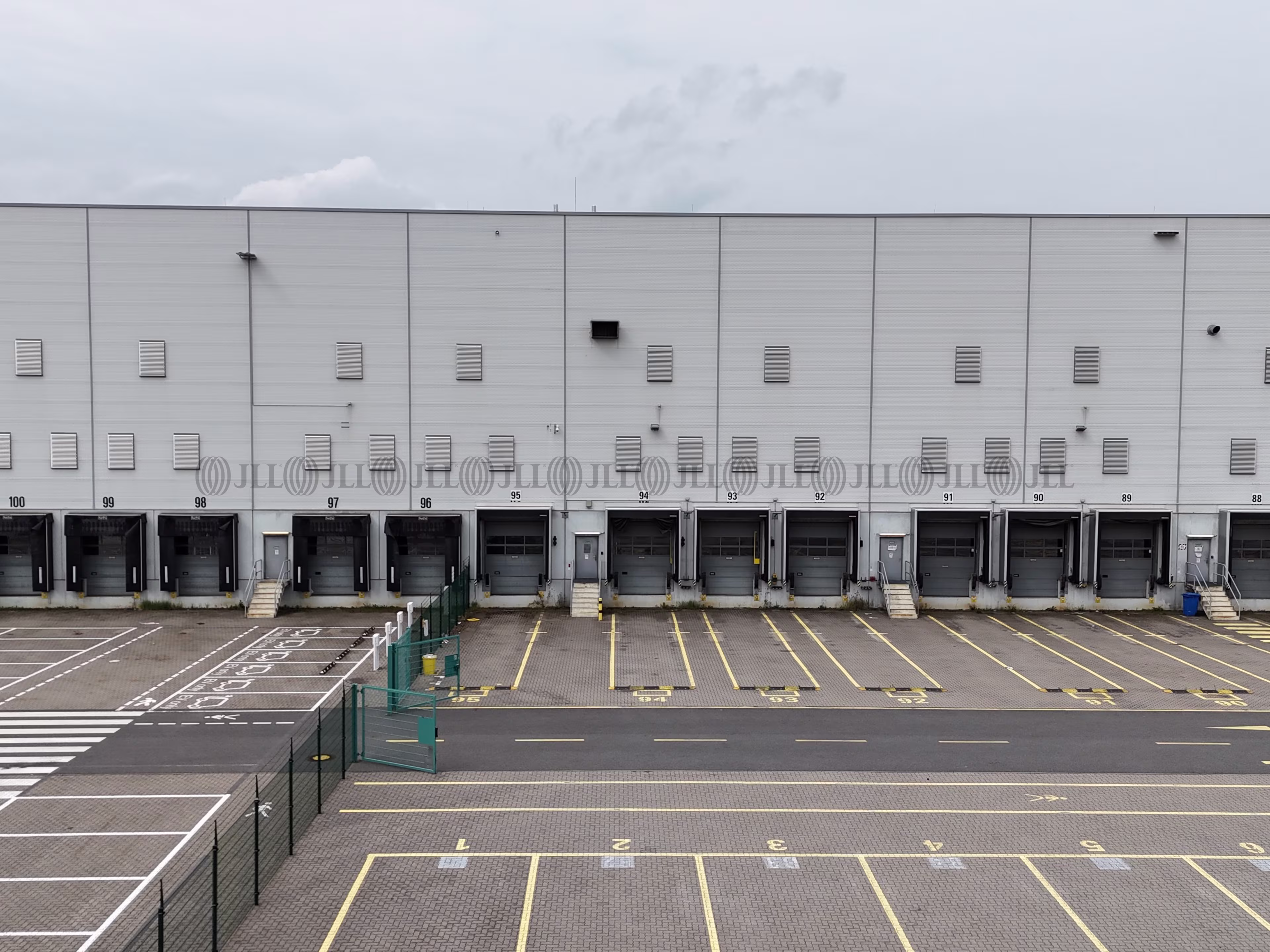 Hallen - Brieselang - B0411