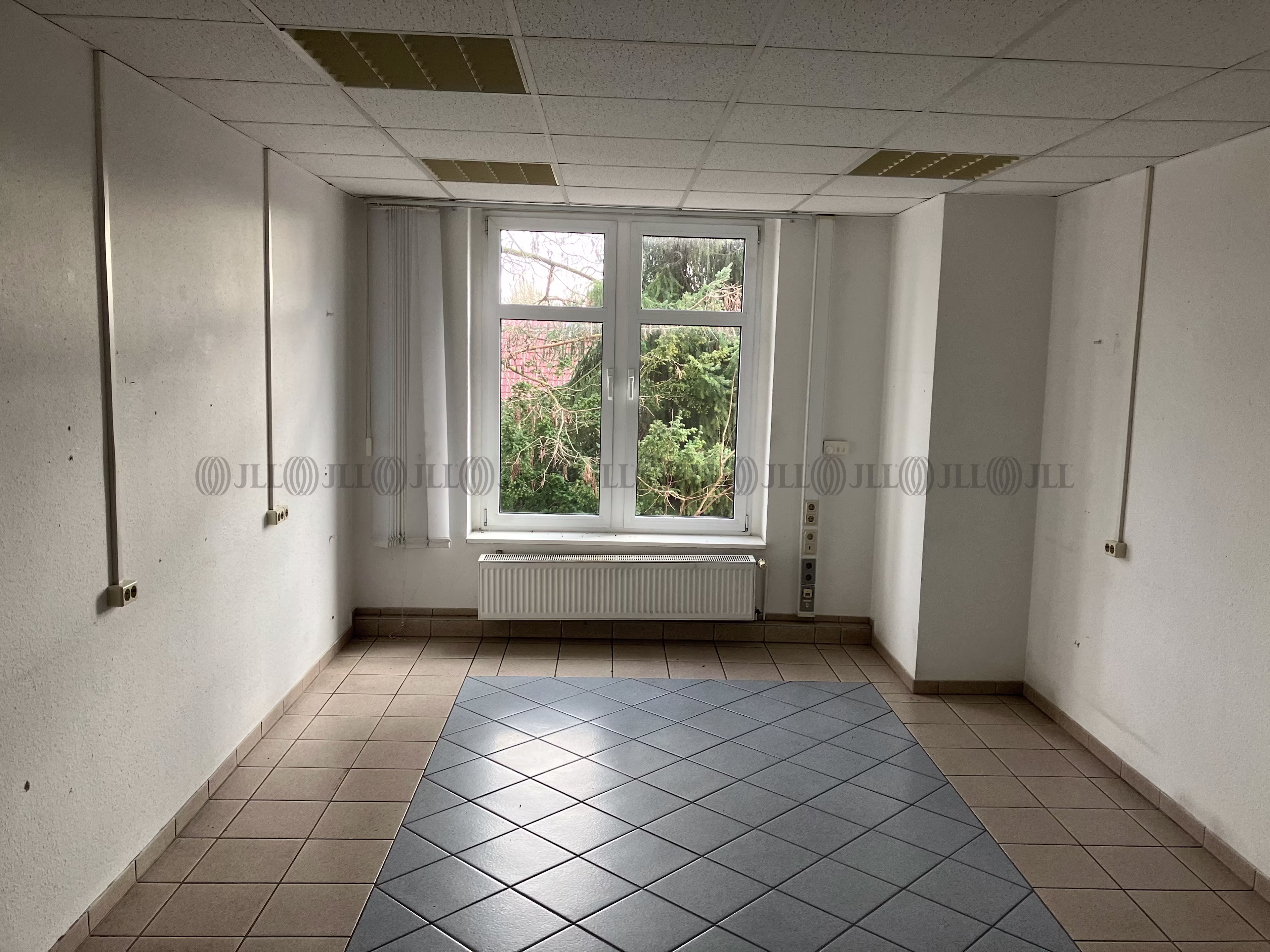 Hallen - Mansfeld - B2917