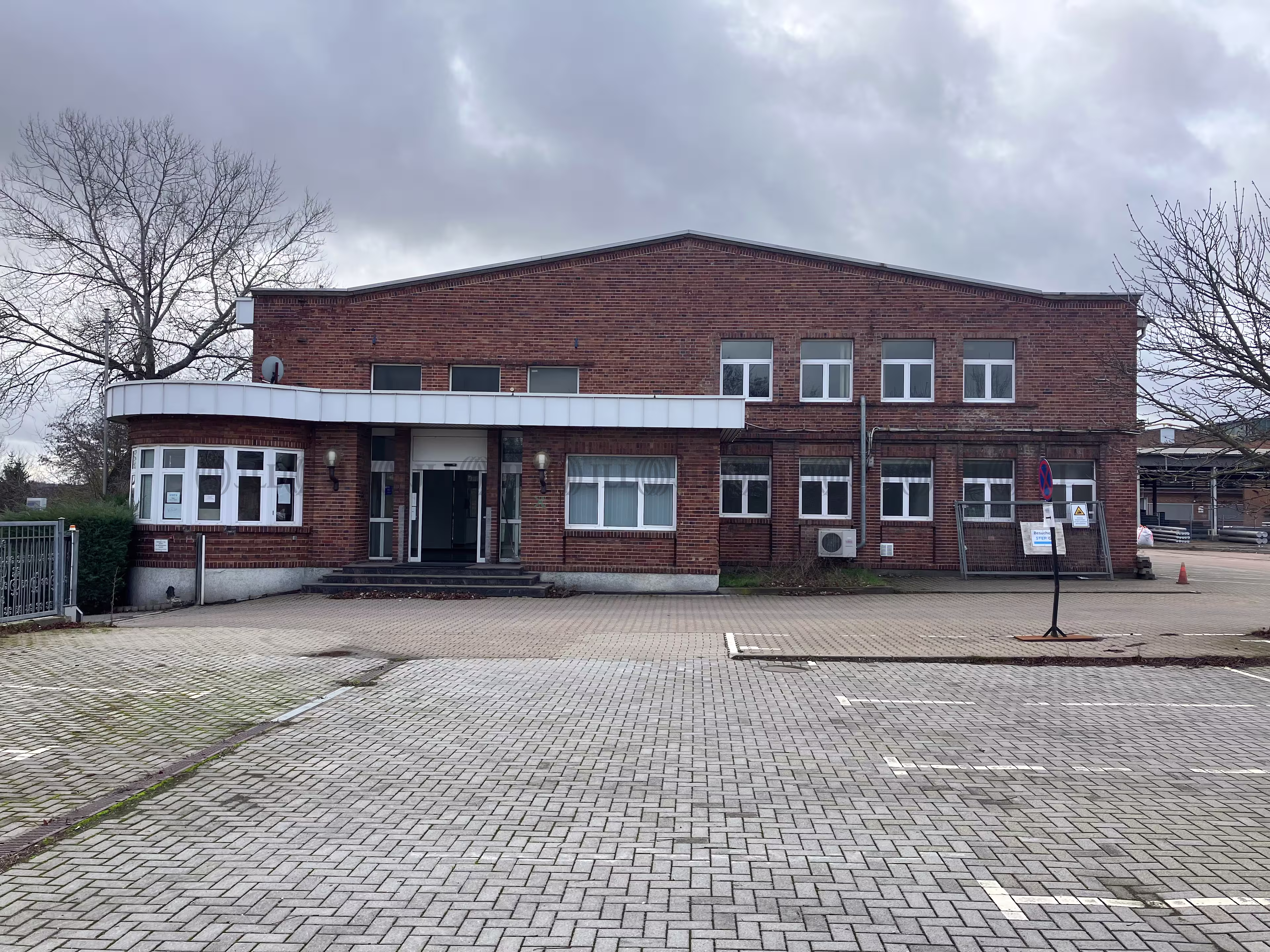 Hallen - Mansfeld - B2917