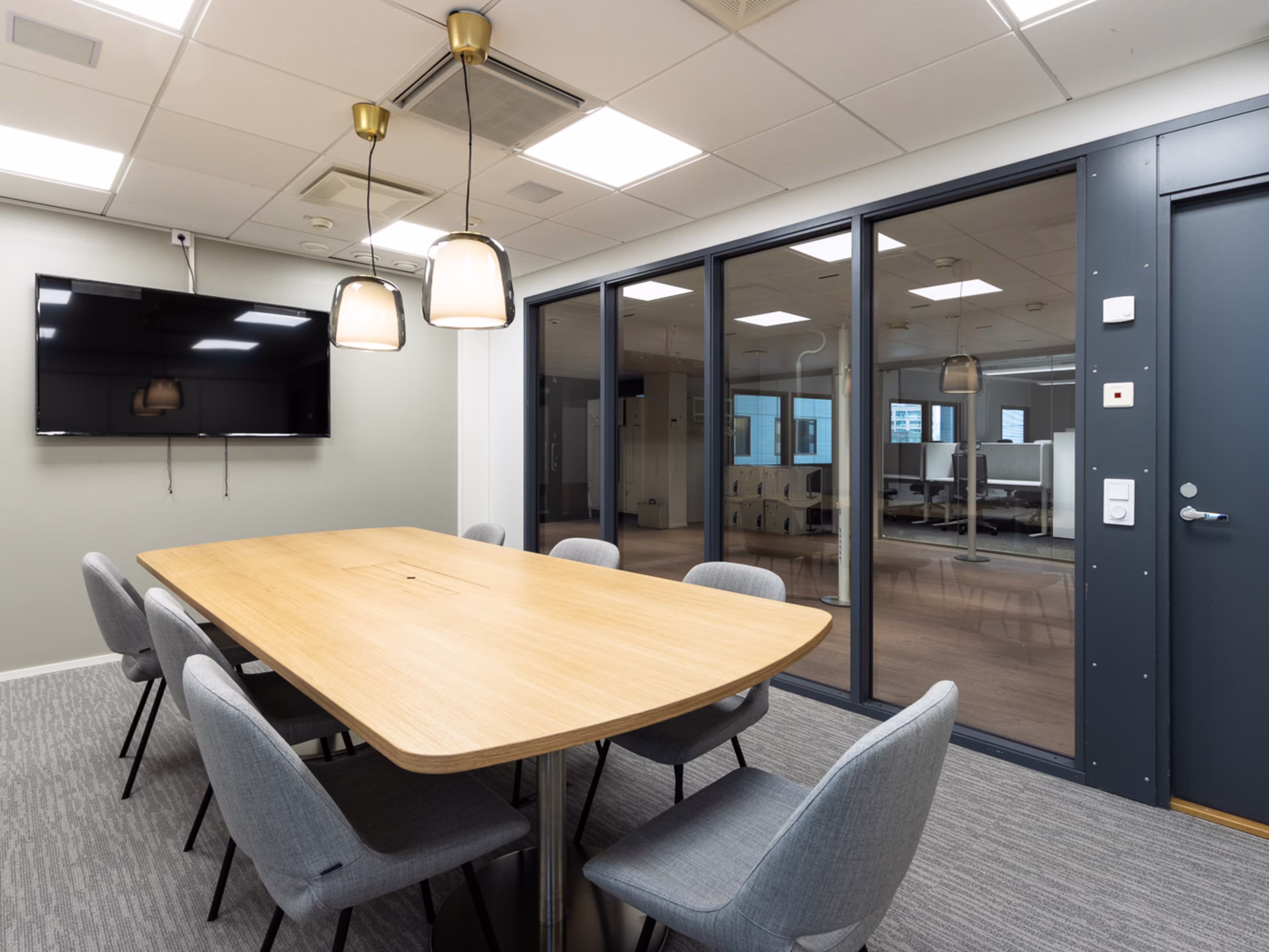 ÄYRITIE 8 B (ALLEGRO)