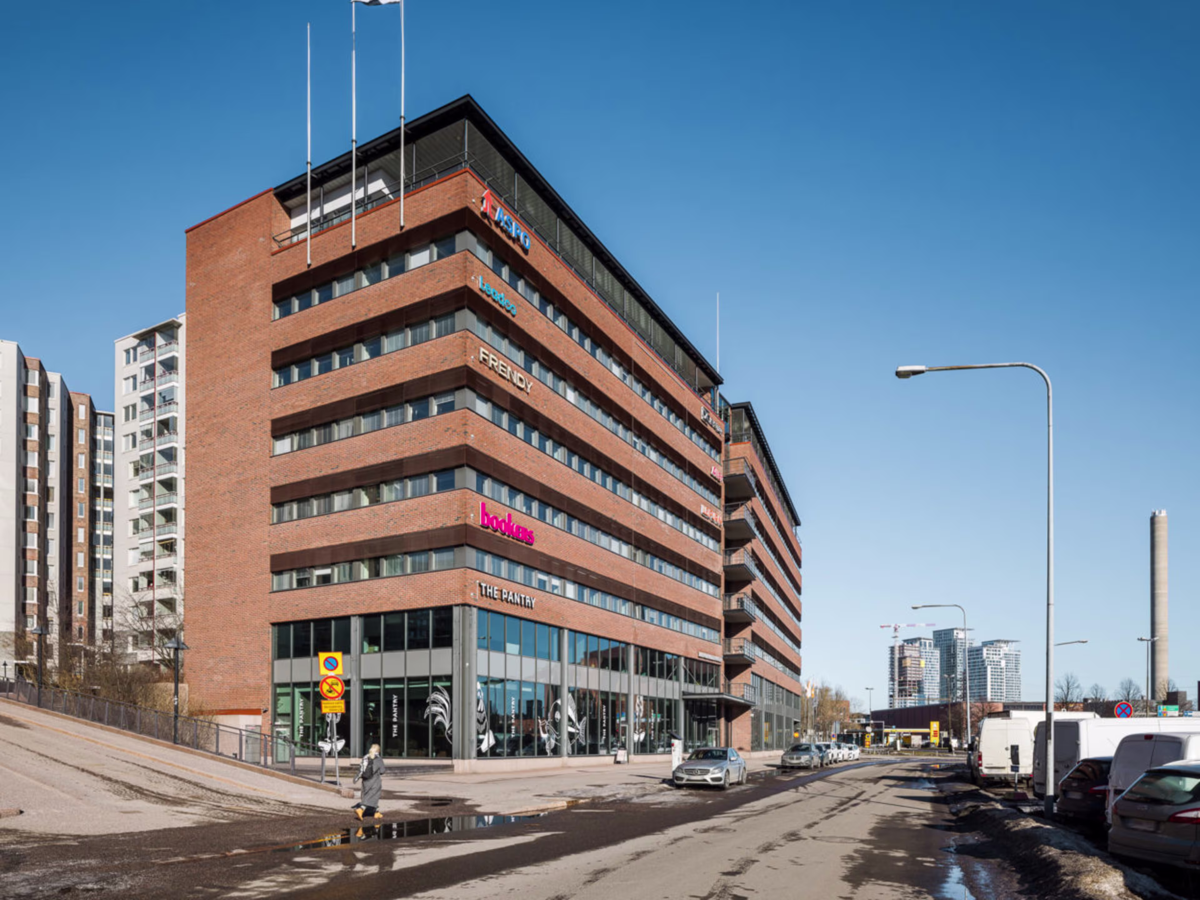 LINTULAHDENKUJA 10