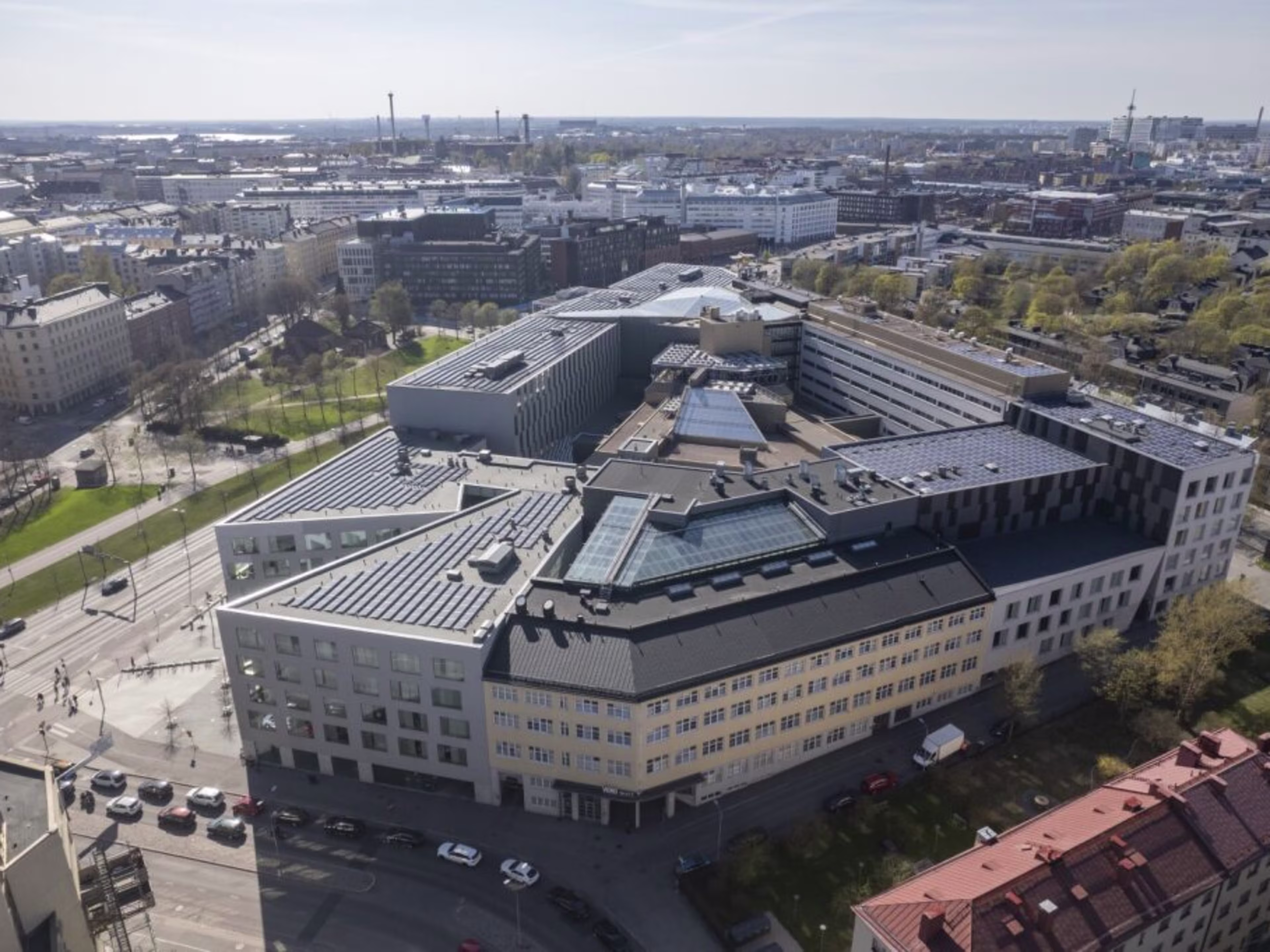 VÄÄKSYNTIE 2 / VÄÄKSYNTIE 4 / TEOLLISUUSKATU 1 - VALLILLA KORTTELI