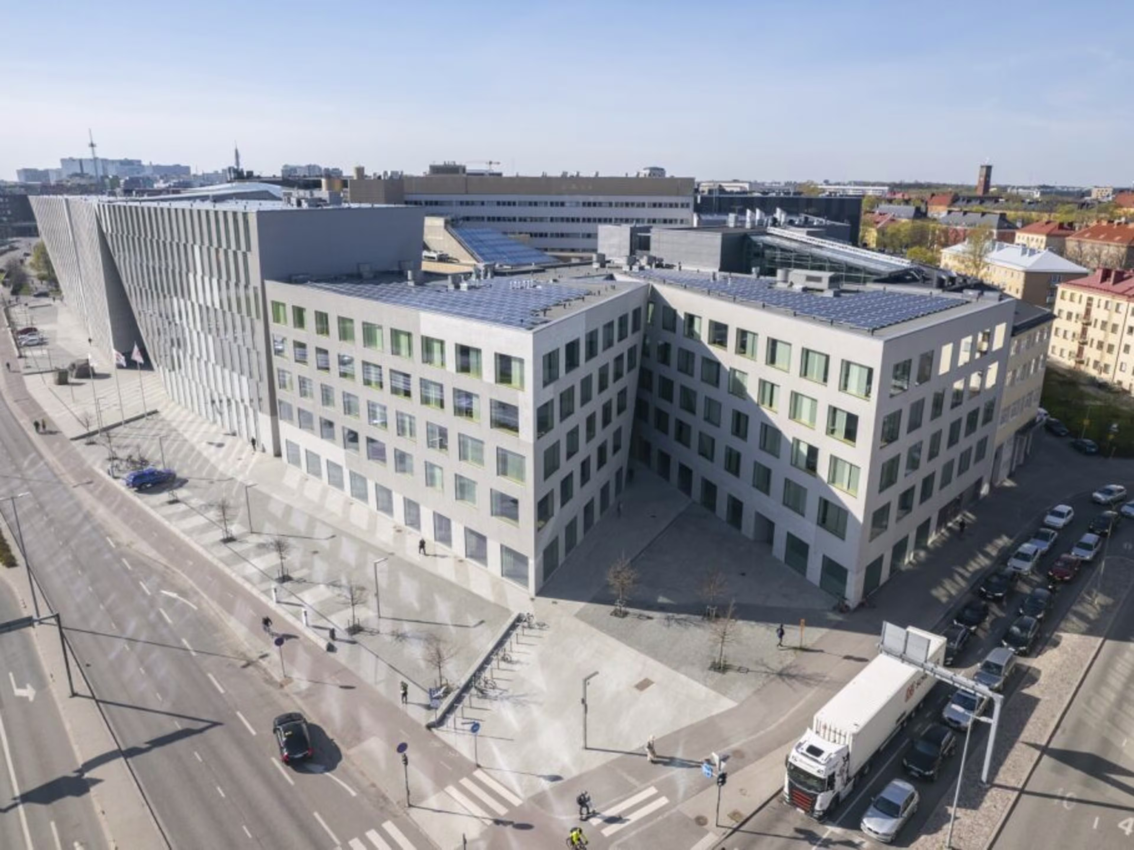 VÄÄKSYNTIE 2 / VÄÄKSYNTIE 4 / TEOLLISUUSKATU 1 - VALLILLA KORTTELI