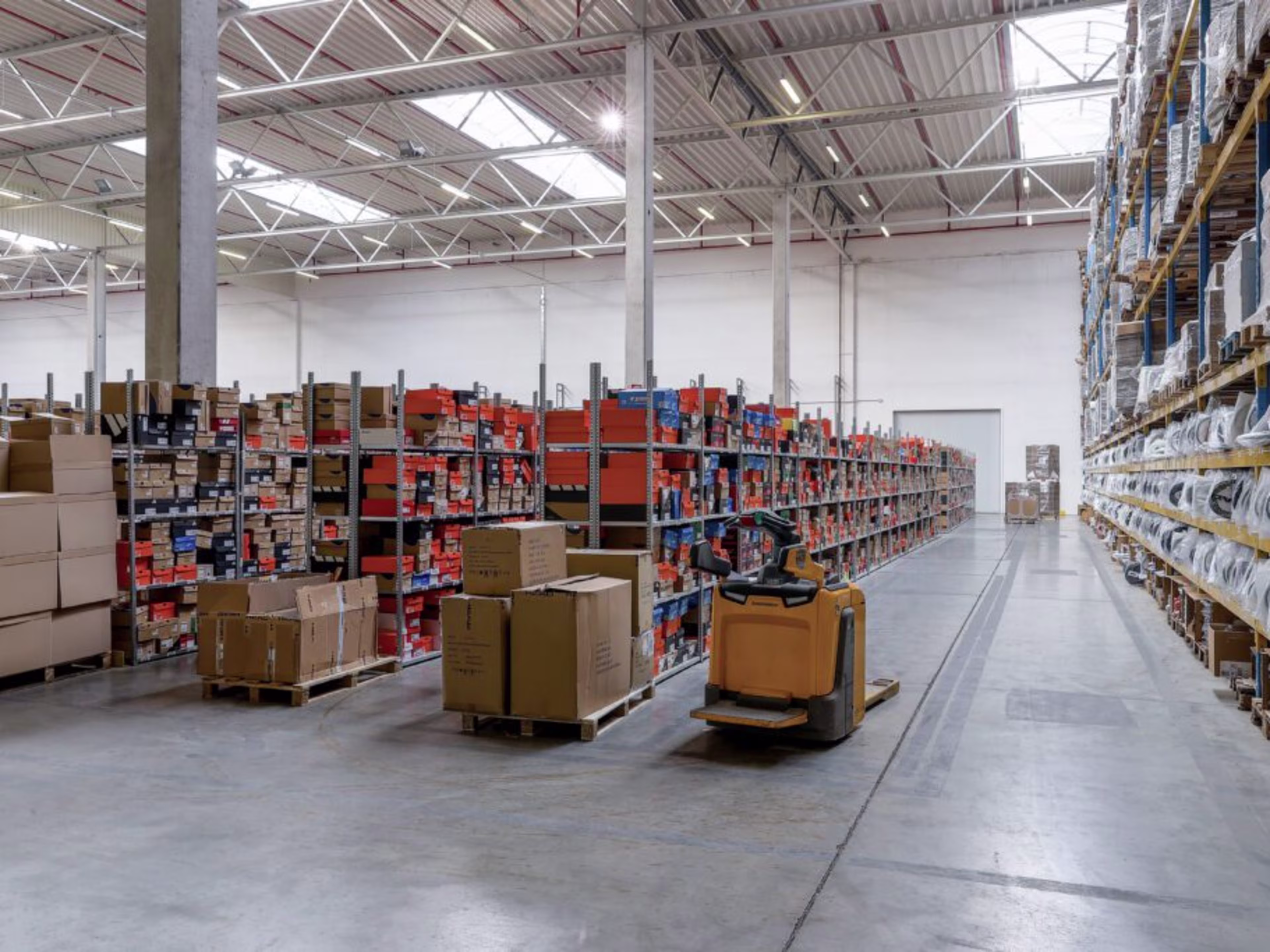 Magazzino logistico in locazione a Lainate - Arese, Milano