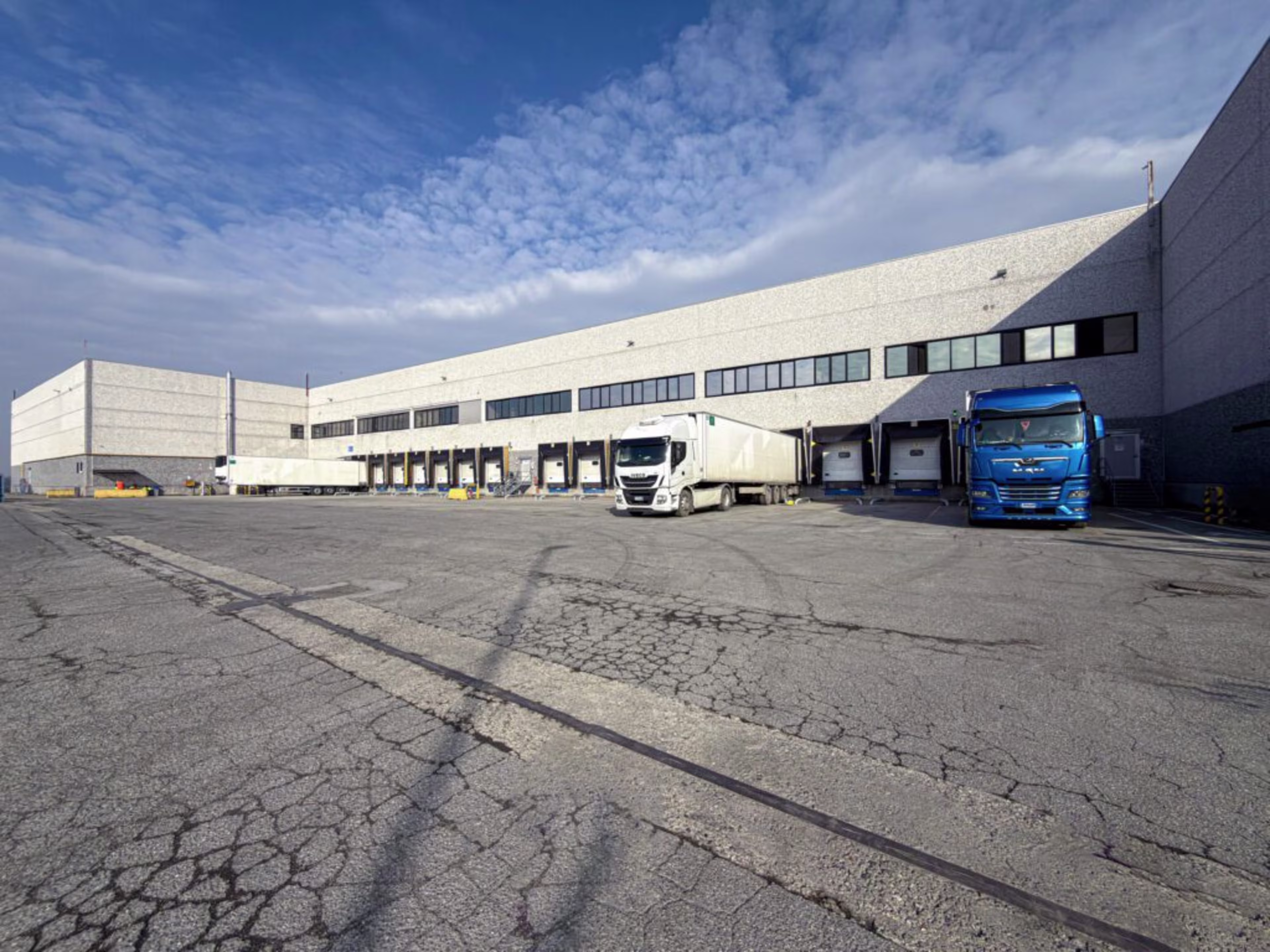 Immobile logistico esistente in locazione a Tavazzano, Lodi