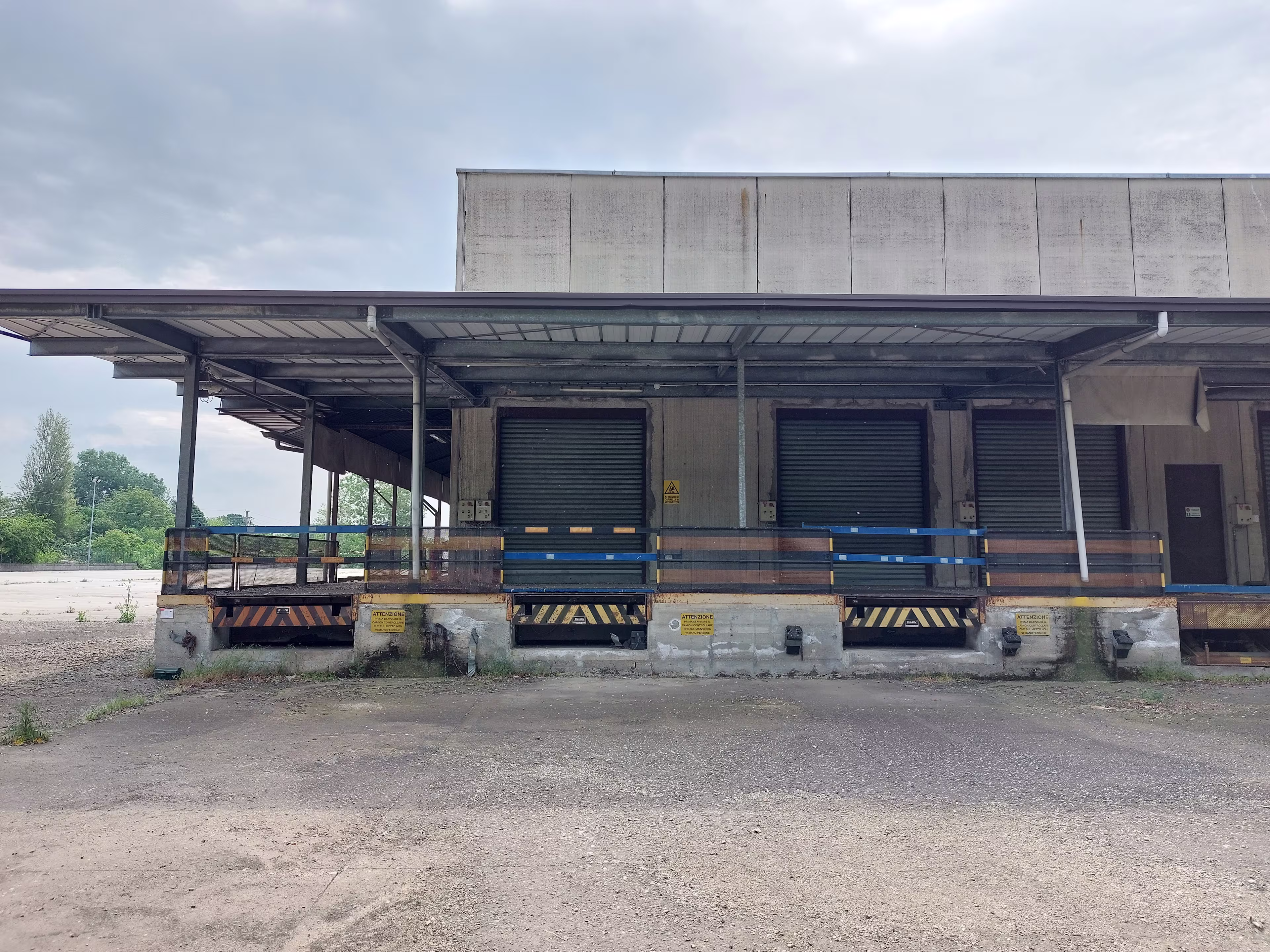 Immobile logistico in locazione a Pieve Emanuele (Milano)
