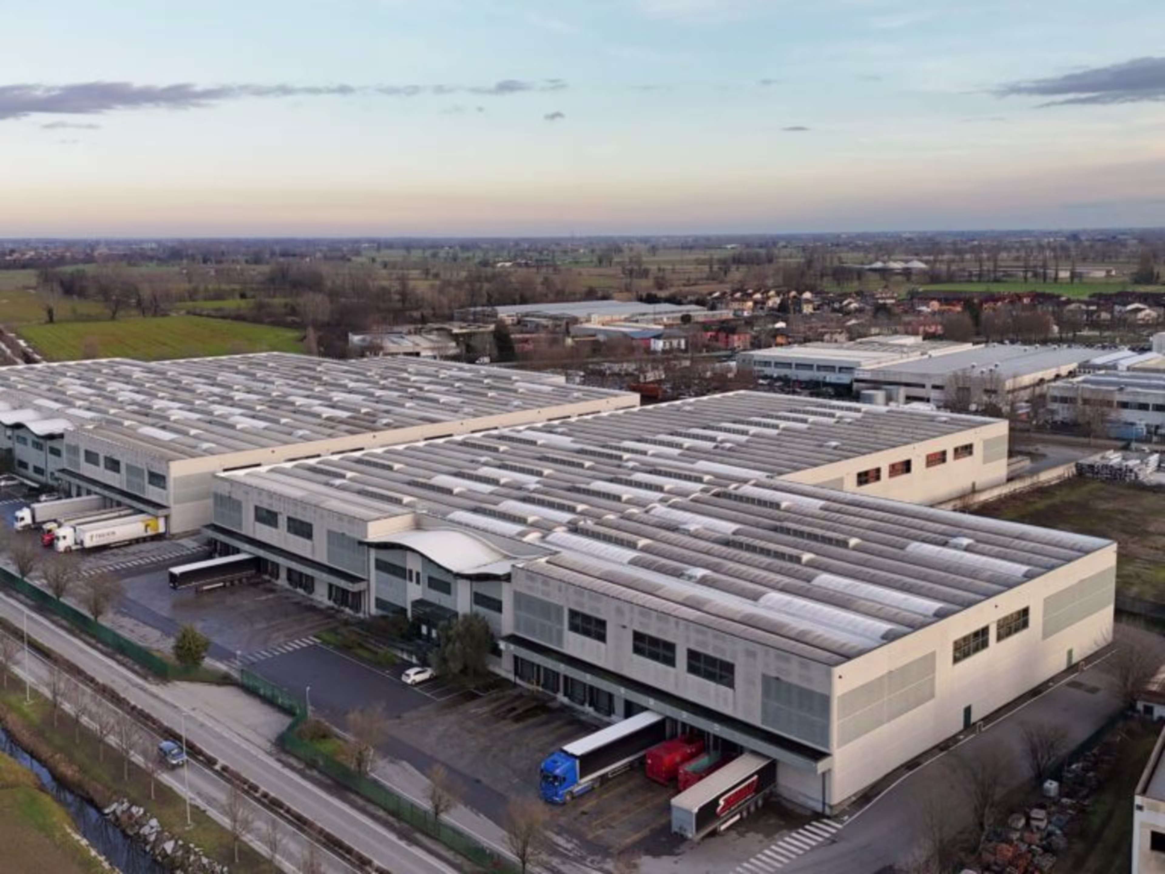 Complesso logistico in locazione a Massalengo, Lodi