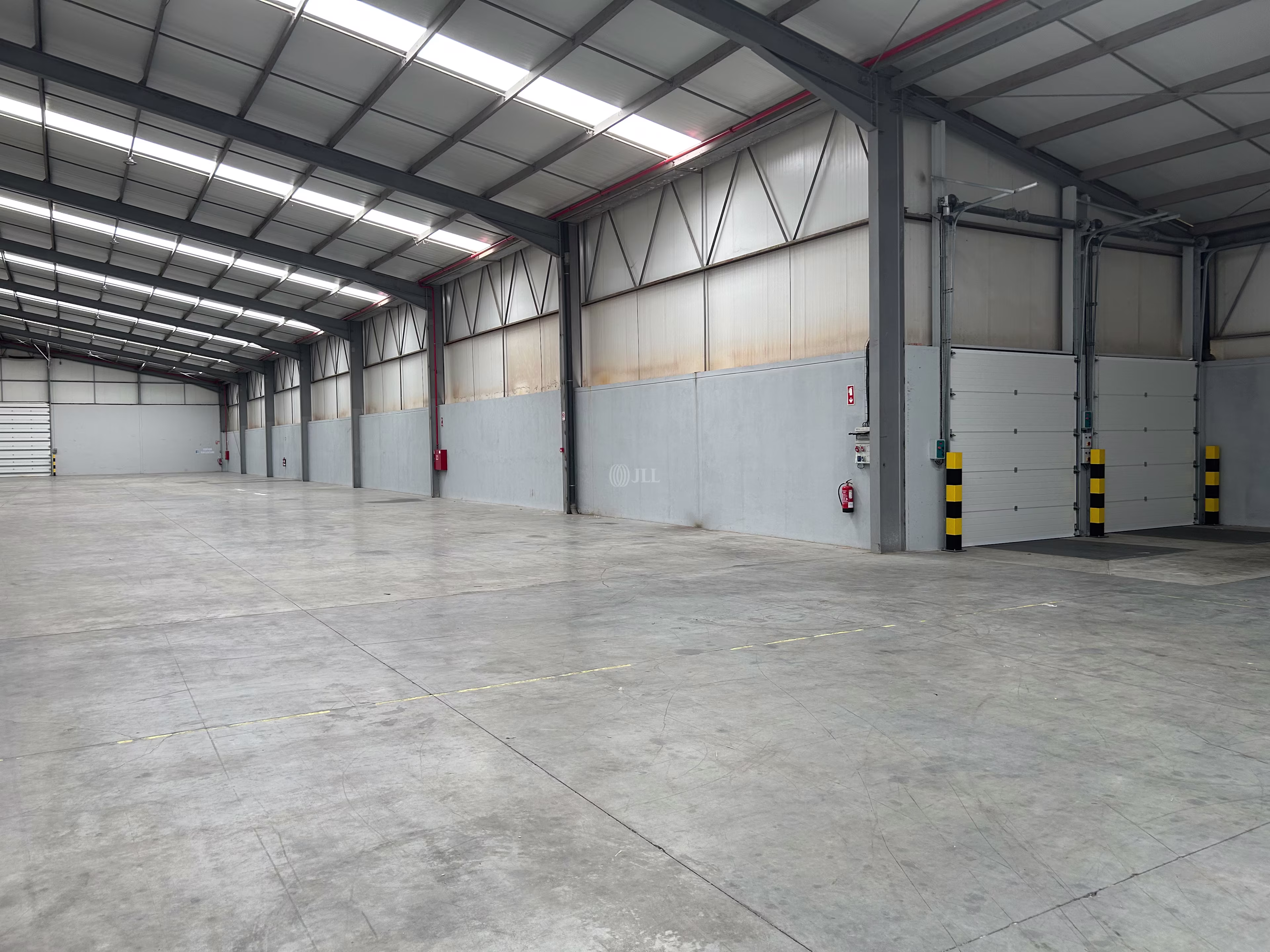Armazém Zona Industrial Aveiro | Arrendamento