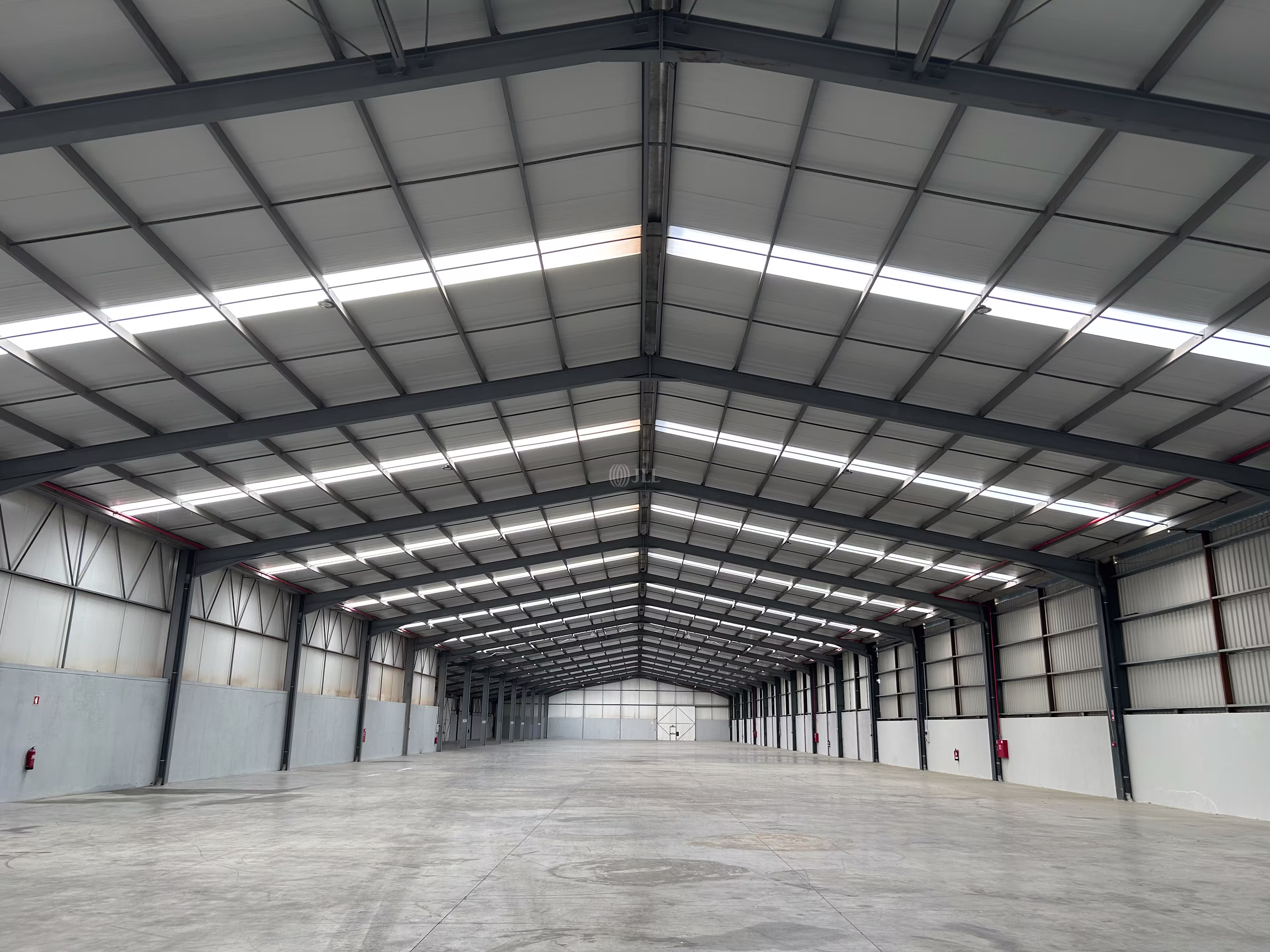 Armazém Zona Industrial Aveiro | Arrendamento