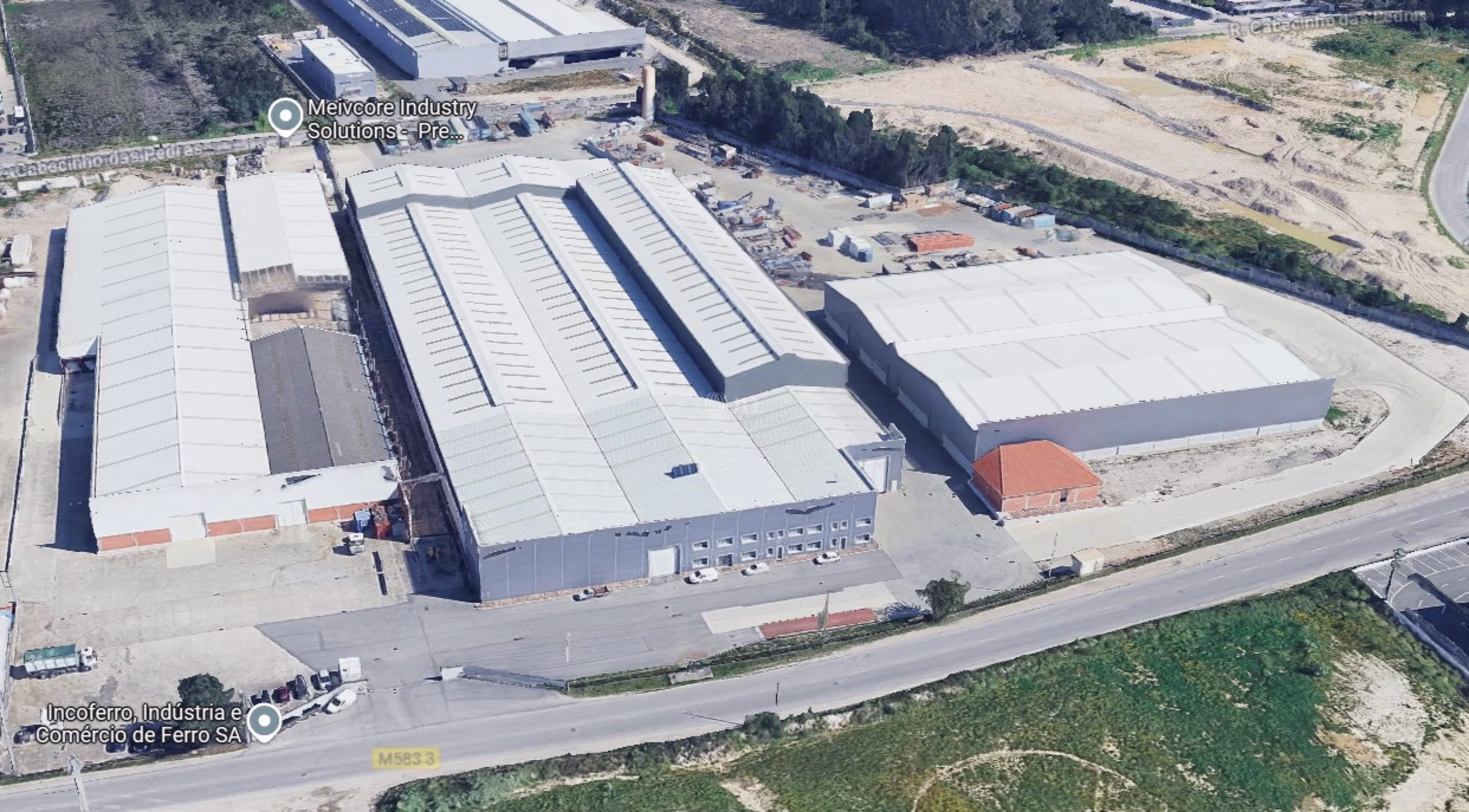 Armazém Zona Industrial Aveiro | Arrendamento