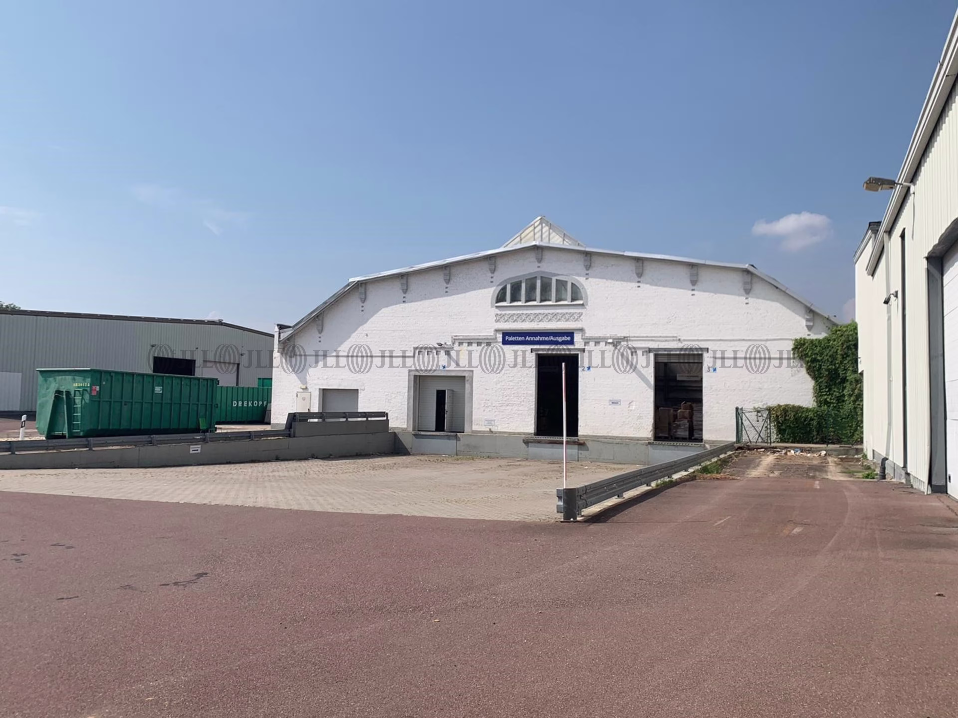 Hallen - Halle (Saale), Ost - B2542