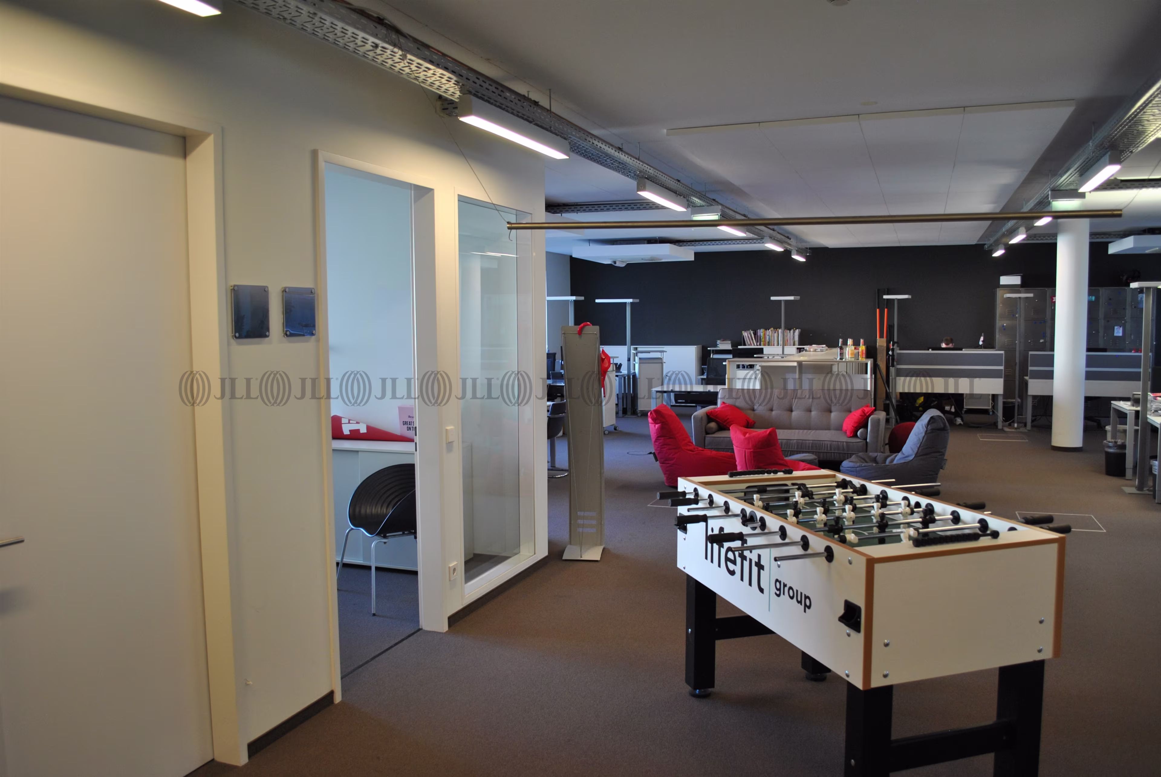 Büroimmobilie - Frankfurt am Main, Ostend - F1313