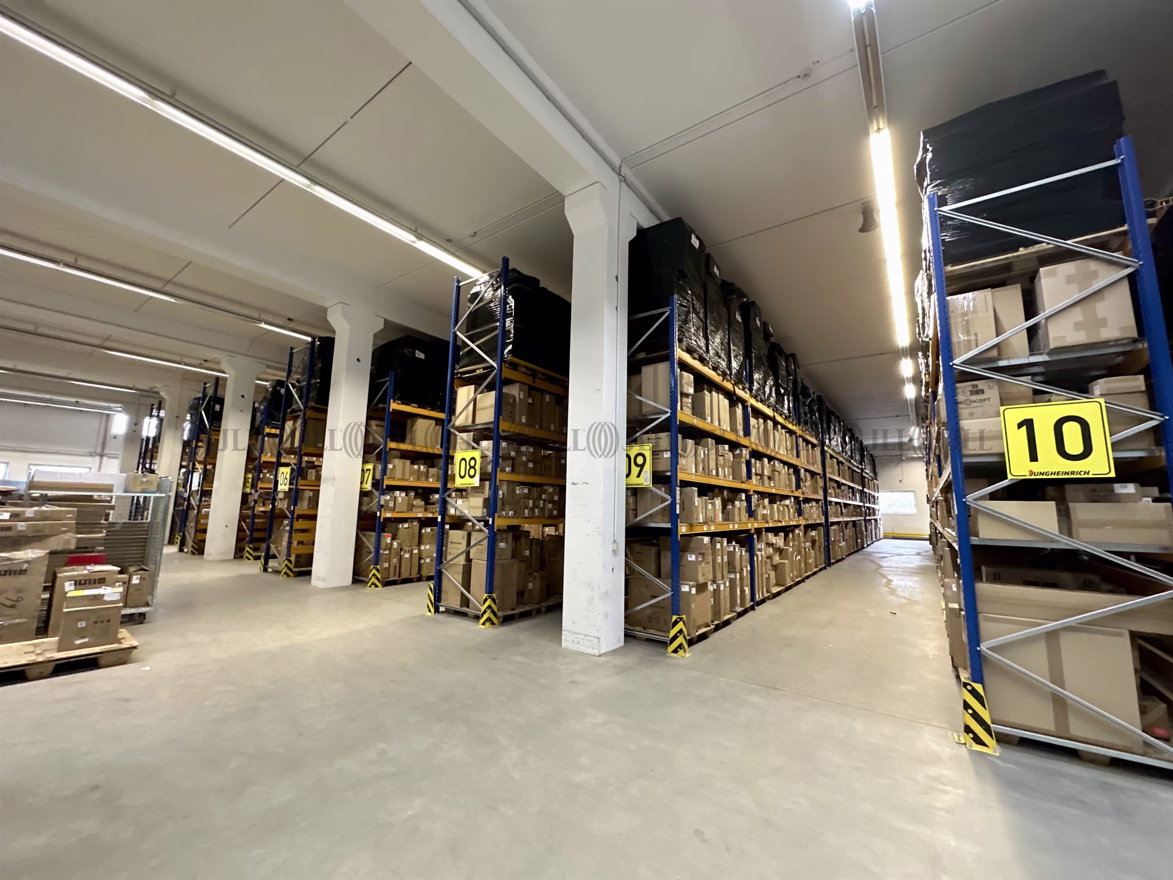 Hallen - Hoppegarten - B3275