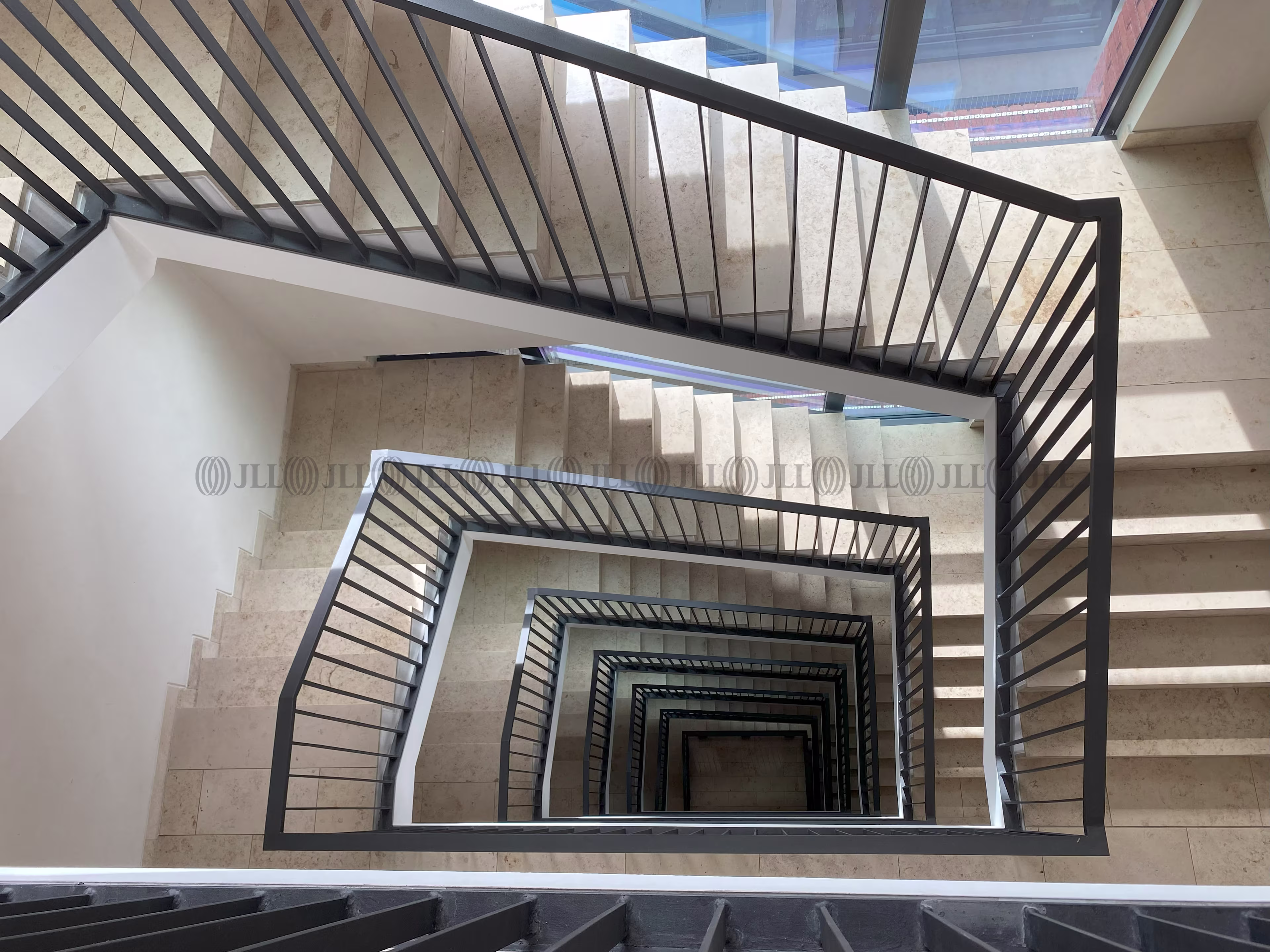 Büroimmobilie - Frankfurt am Main, Ostend - F1213