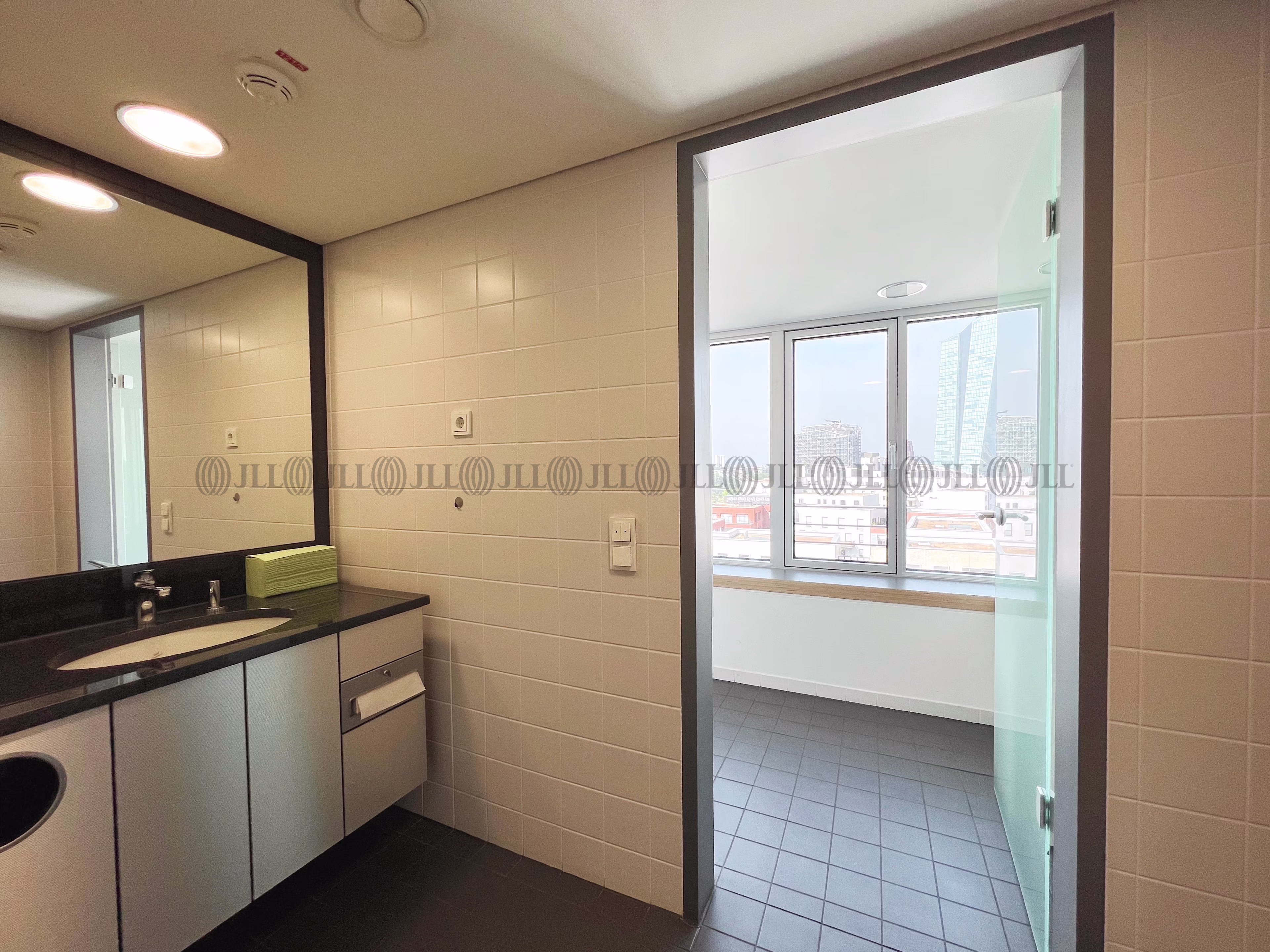 Büroimmobilie - Frankfurt am Main, Ostend - F0294