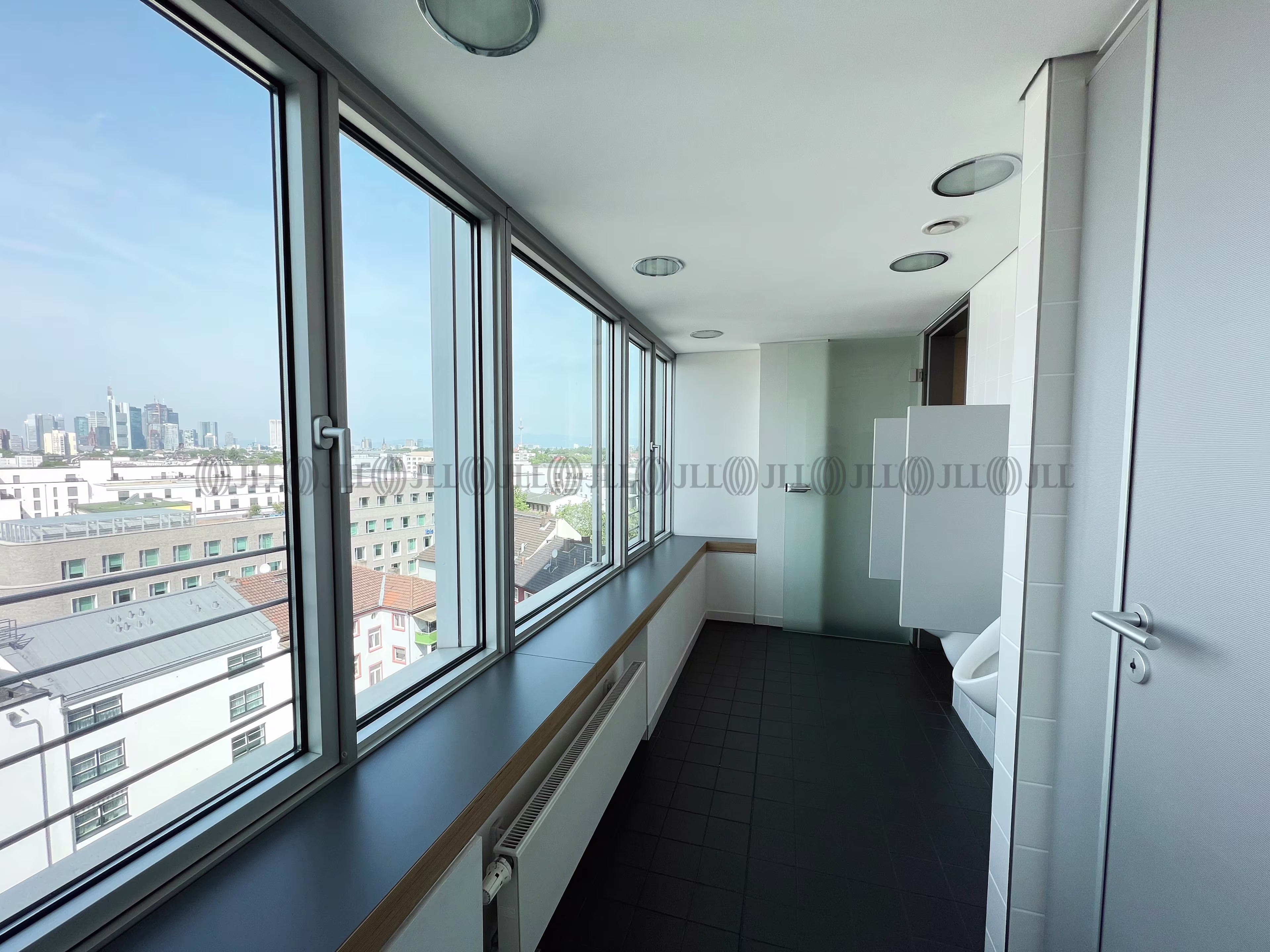 Büroimmobilie - Frankfurt am Main, Ostend - F0294