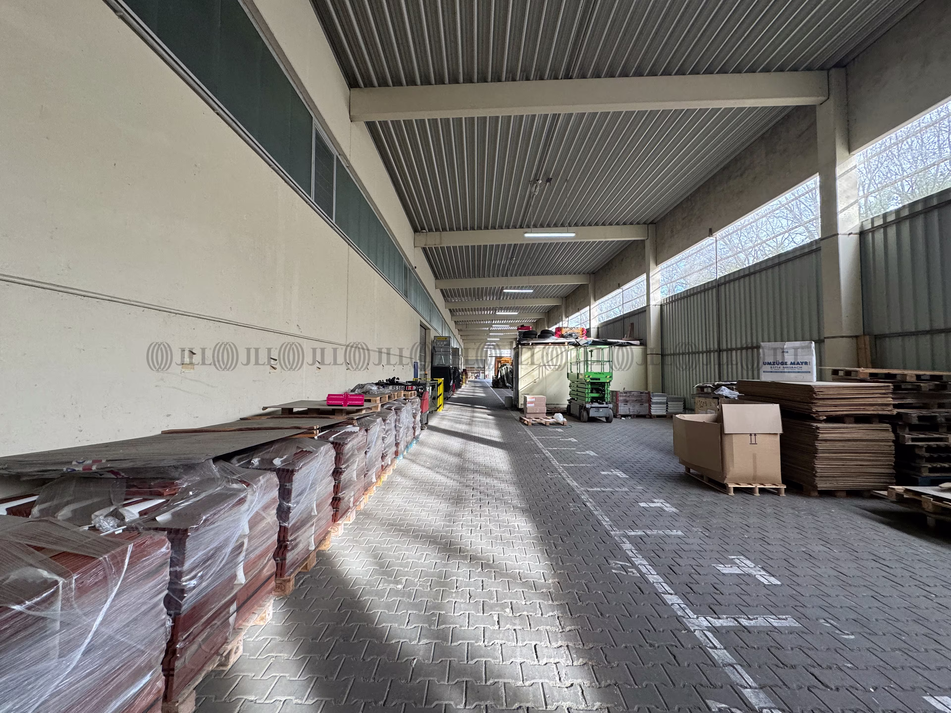 Hallen - Ludwigsfelde - B1578