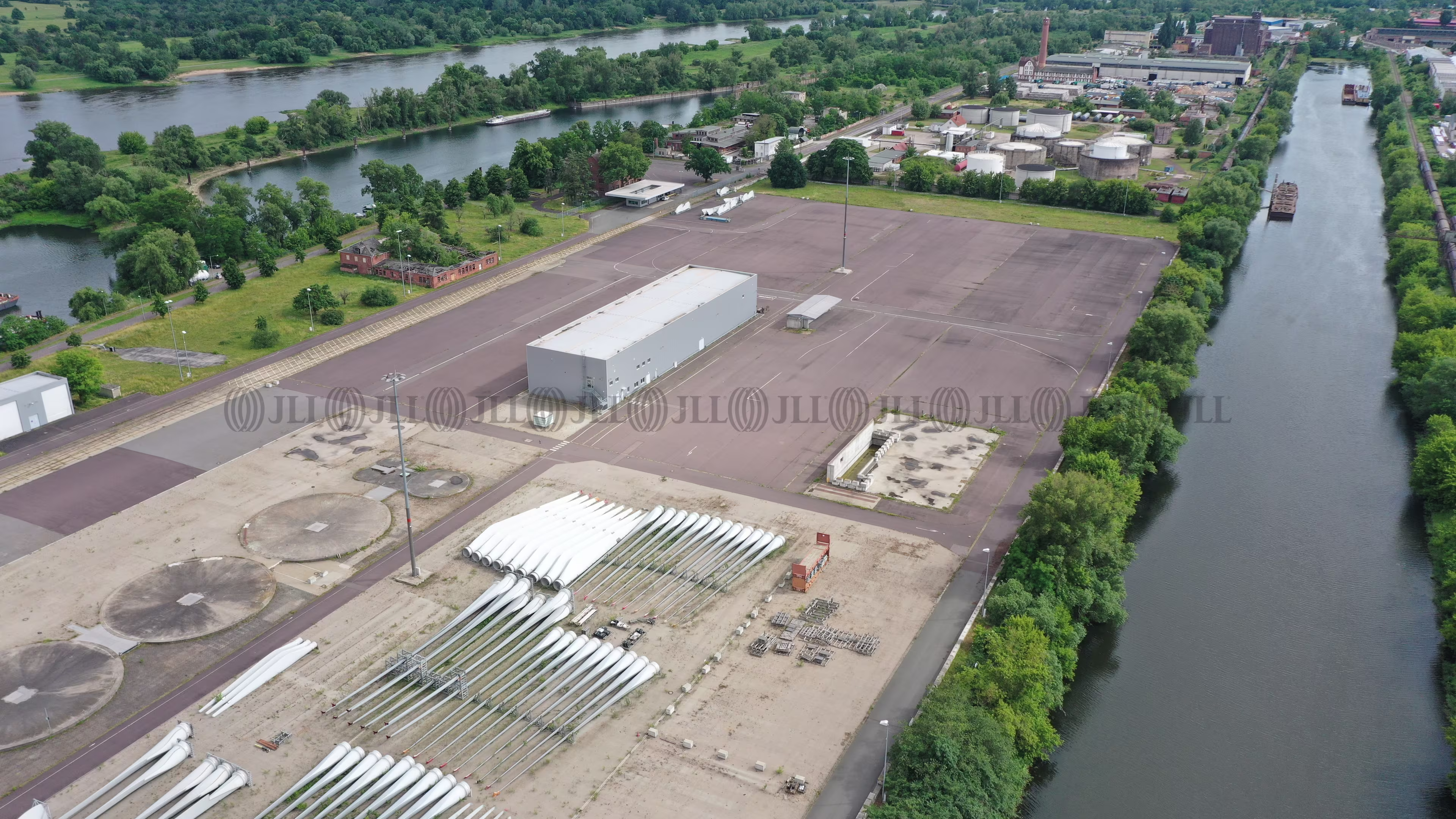 Hallen - Magdeburg, Industriehafen - B2816