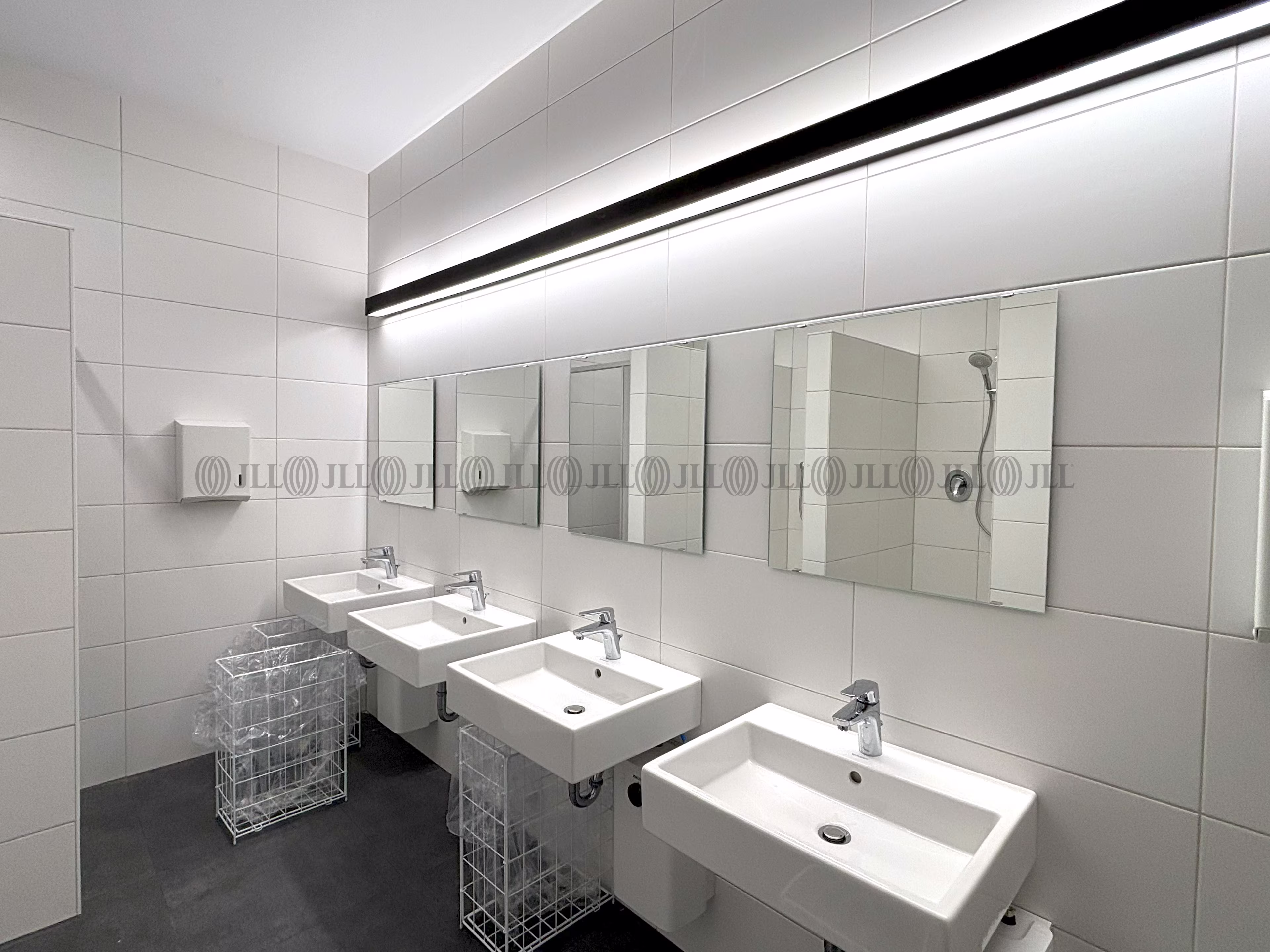 Hallen - Karlsfeld - M2159