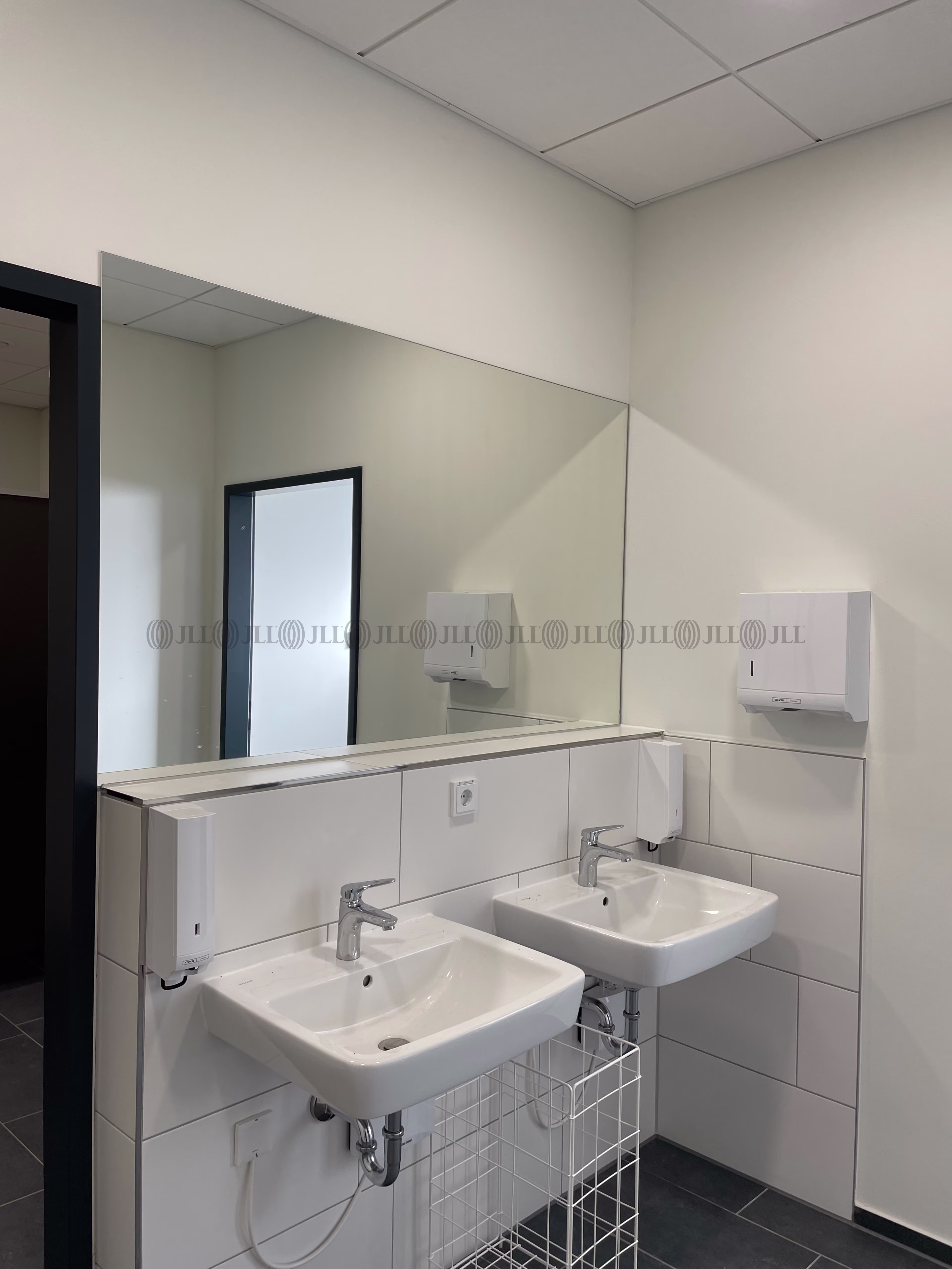 Hallen - Kabelsketal - B2428