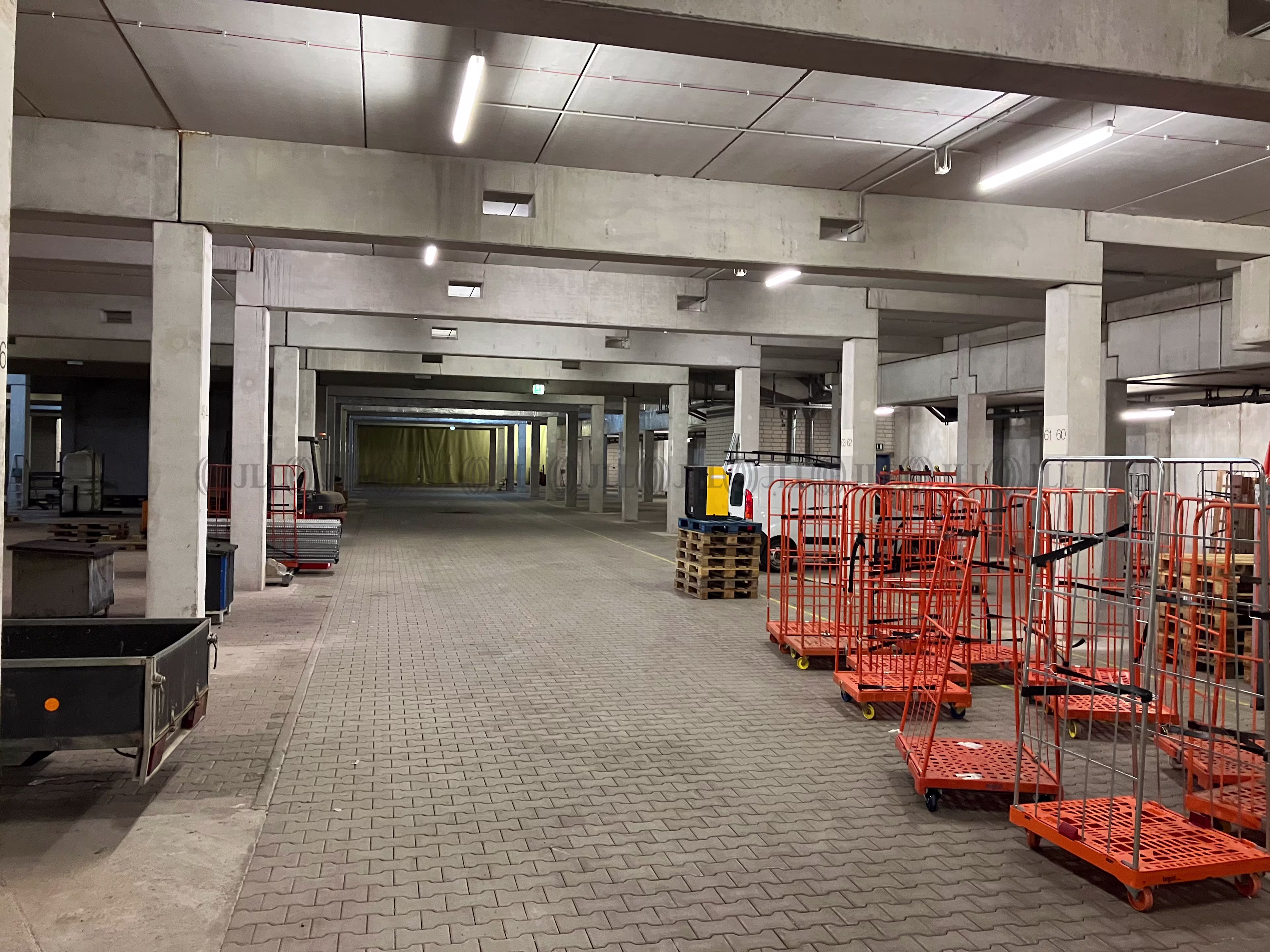 Hallen - Drei Gleichen - B2622