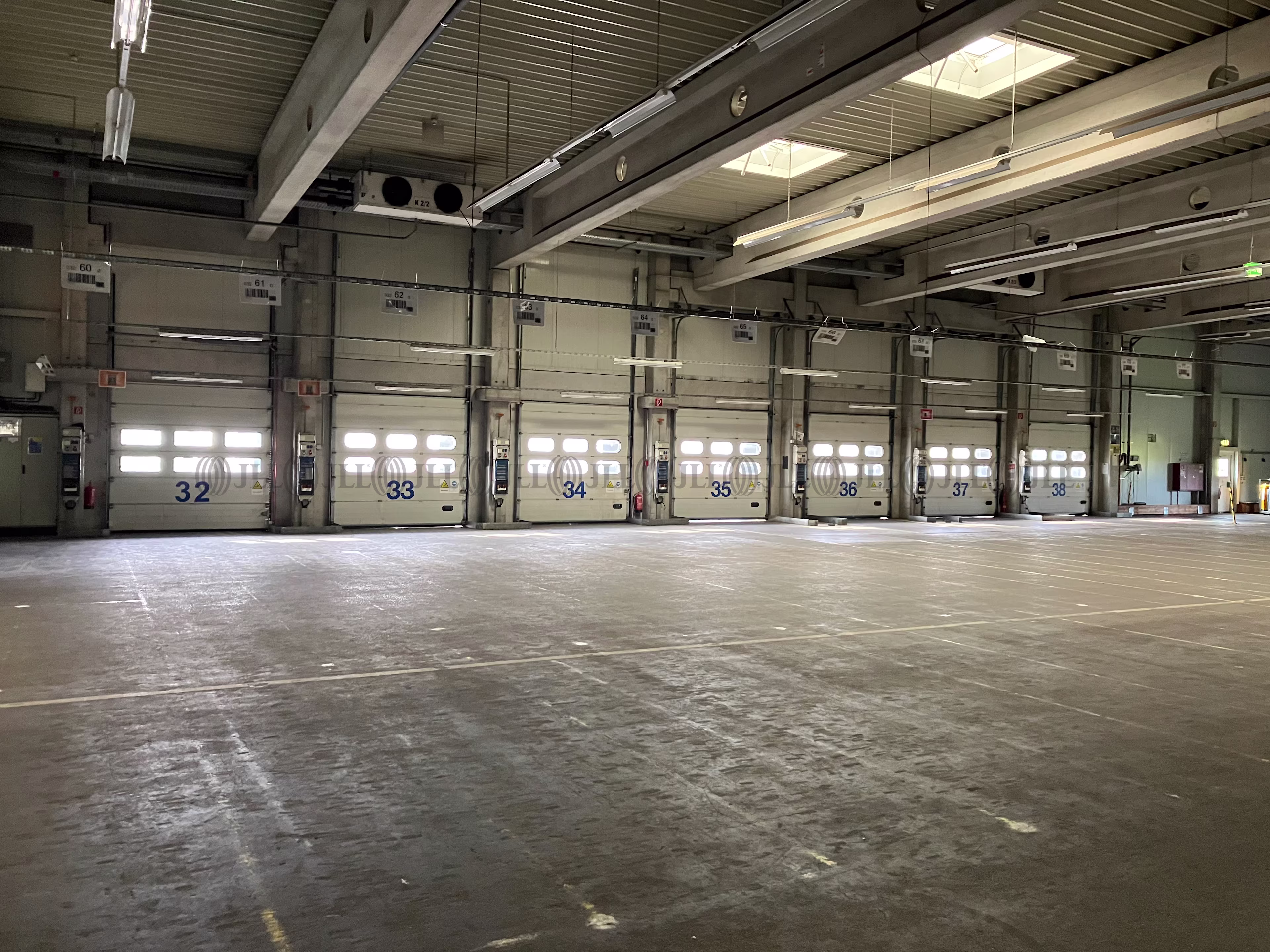 Hallen - Drei Gleichen - B2622