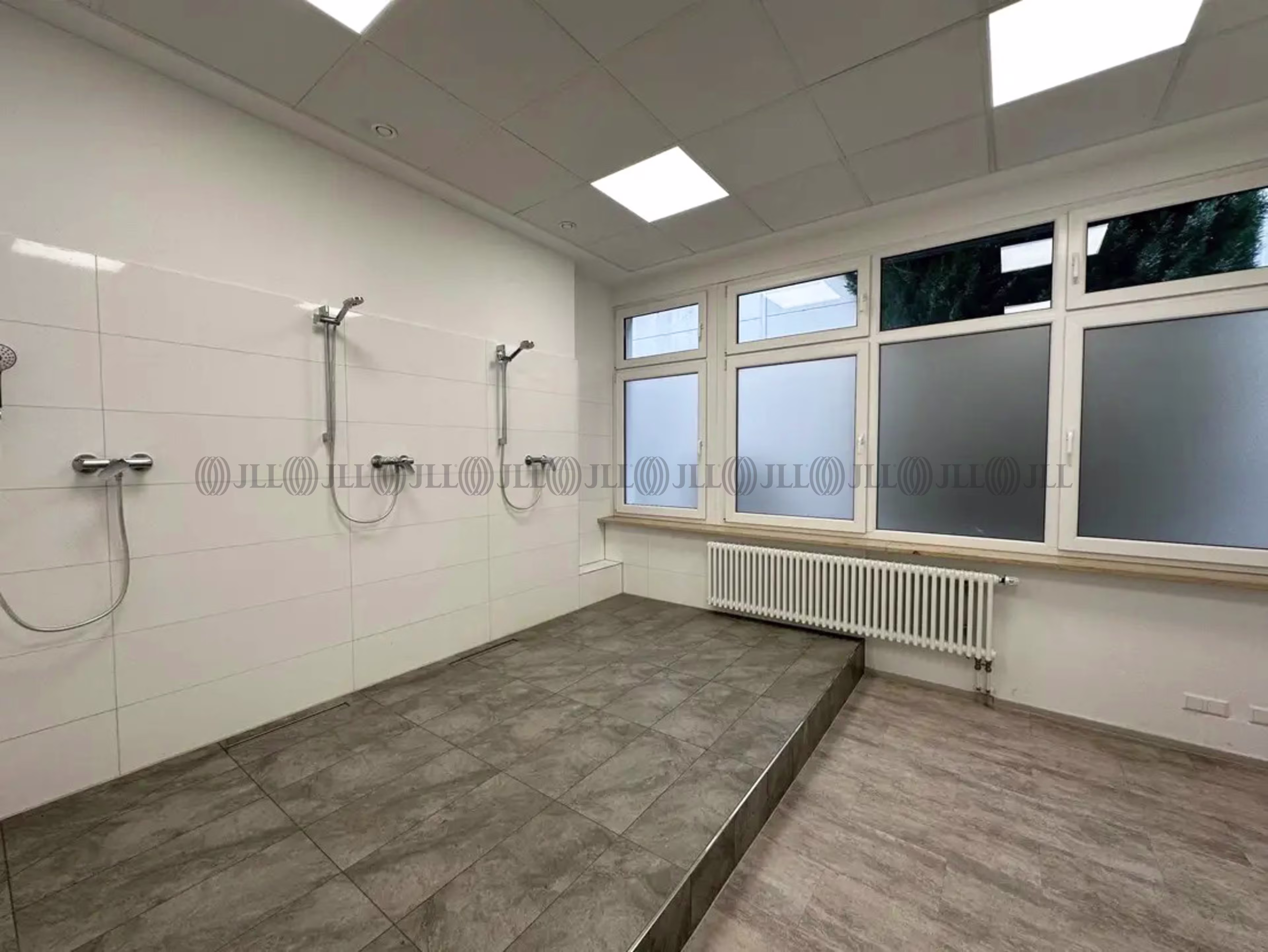 Hallen - Edenkoben - F3184