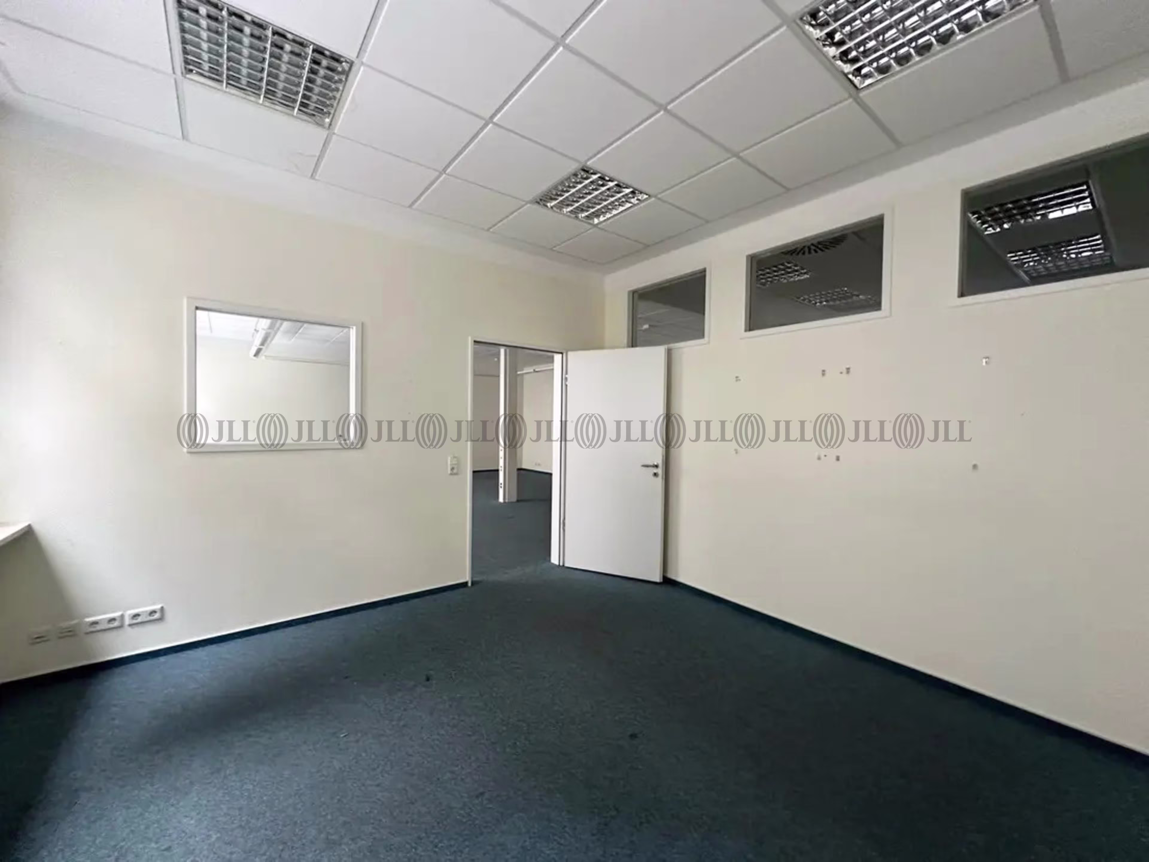 Hallen - Edenkoben - F3184