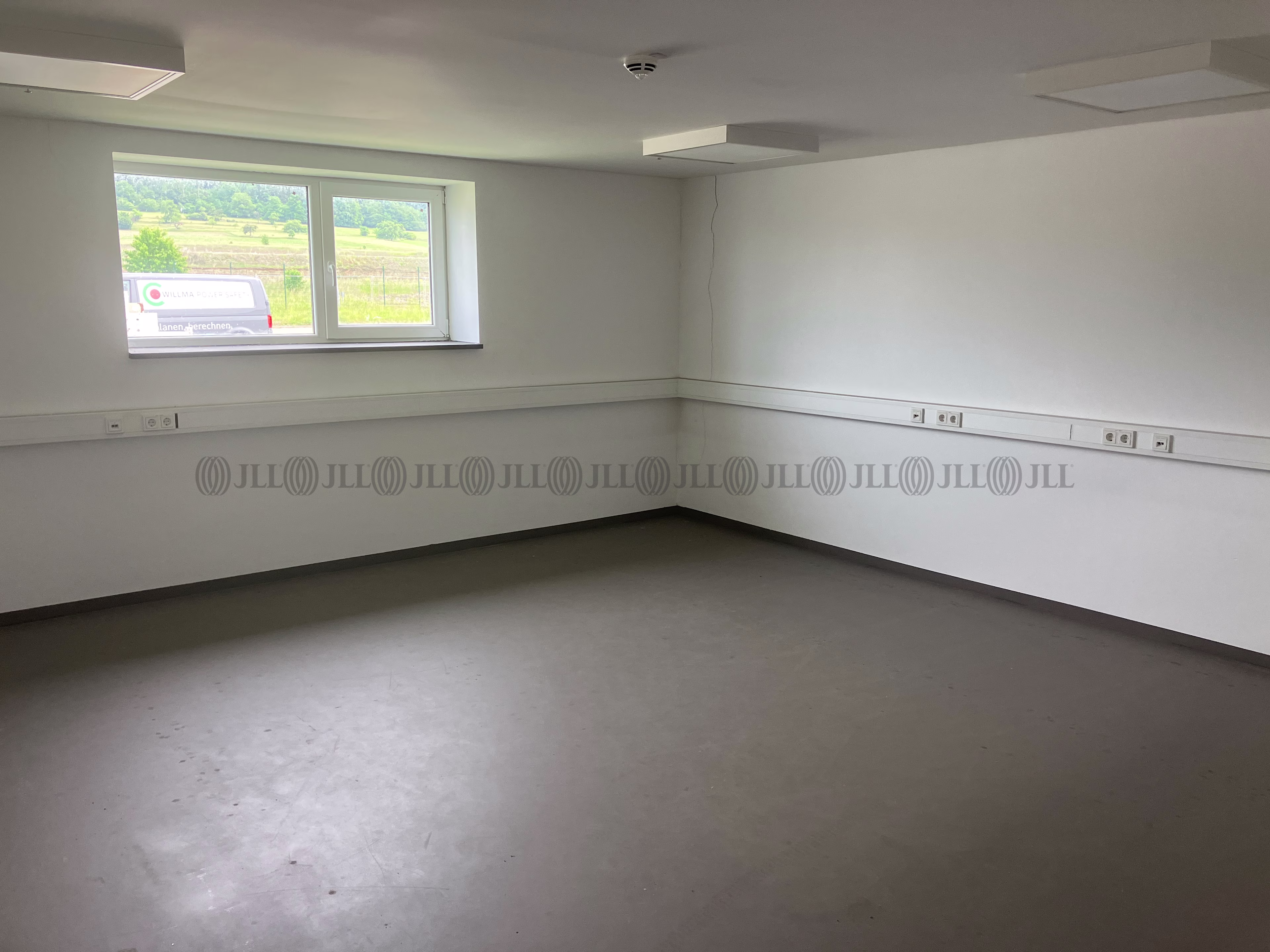 Hallen - Grabfeld - B3151