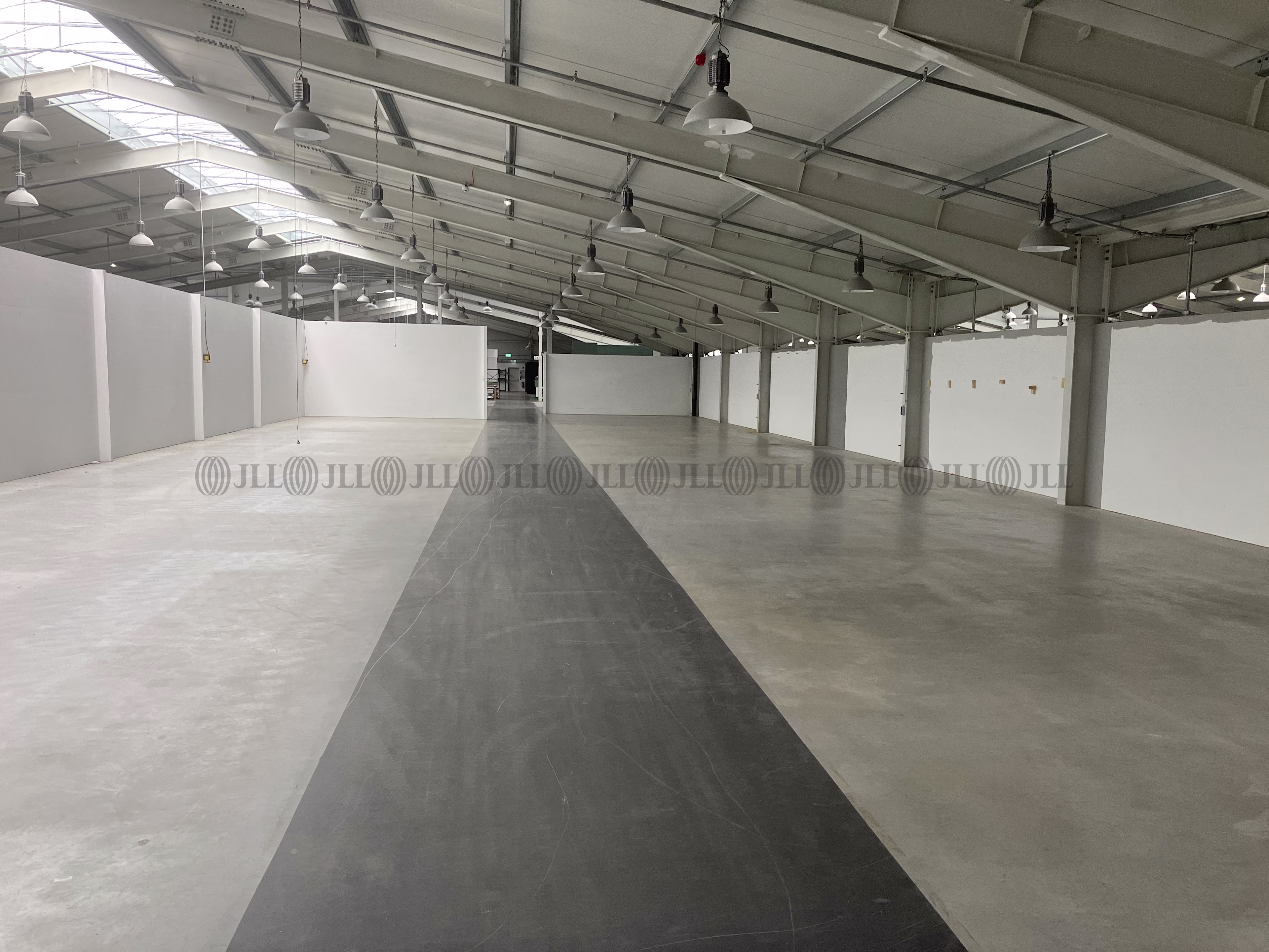 Hallen - Grabfeld - B3151