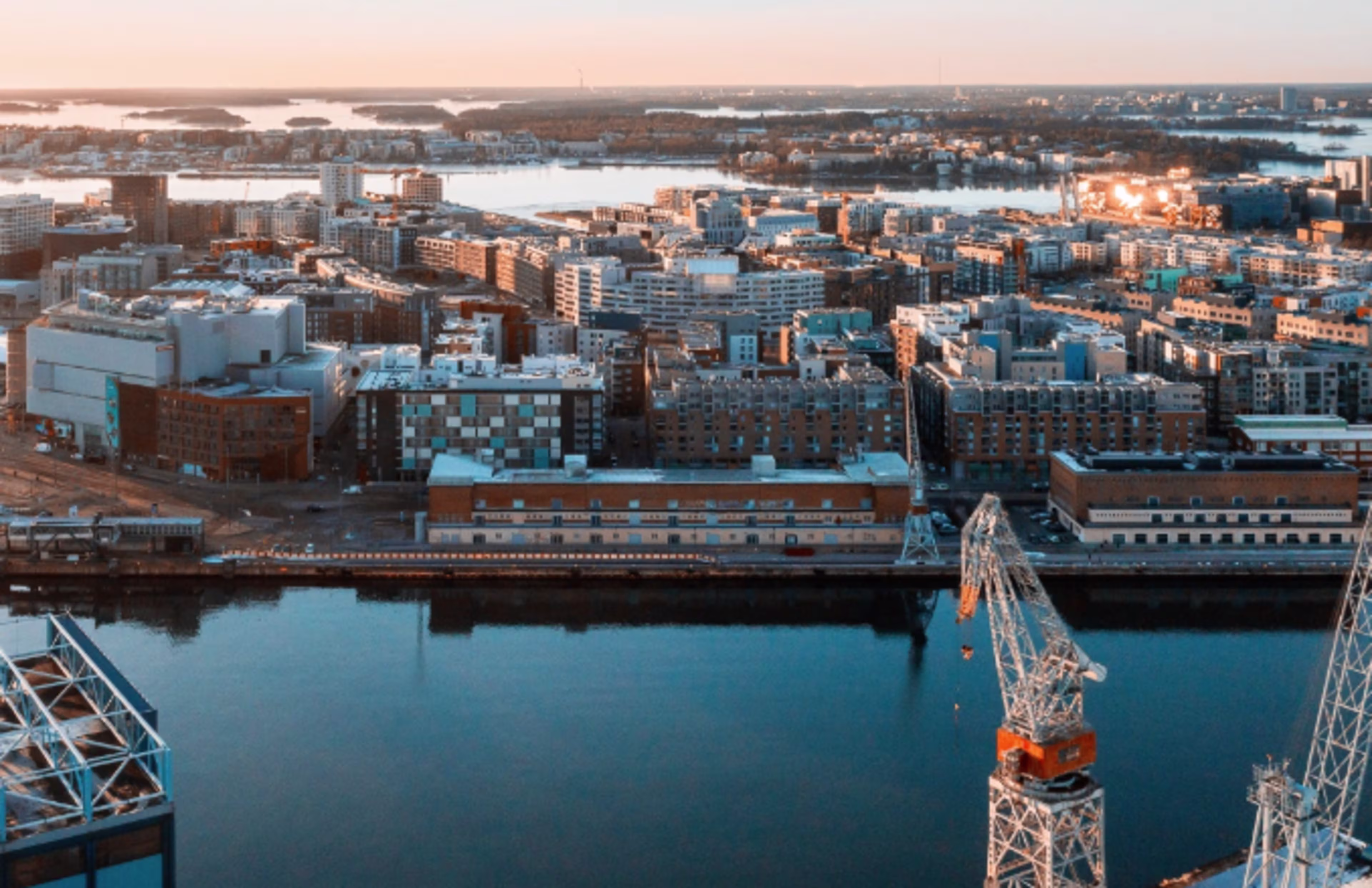 TYYNENMERENKATU 6