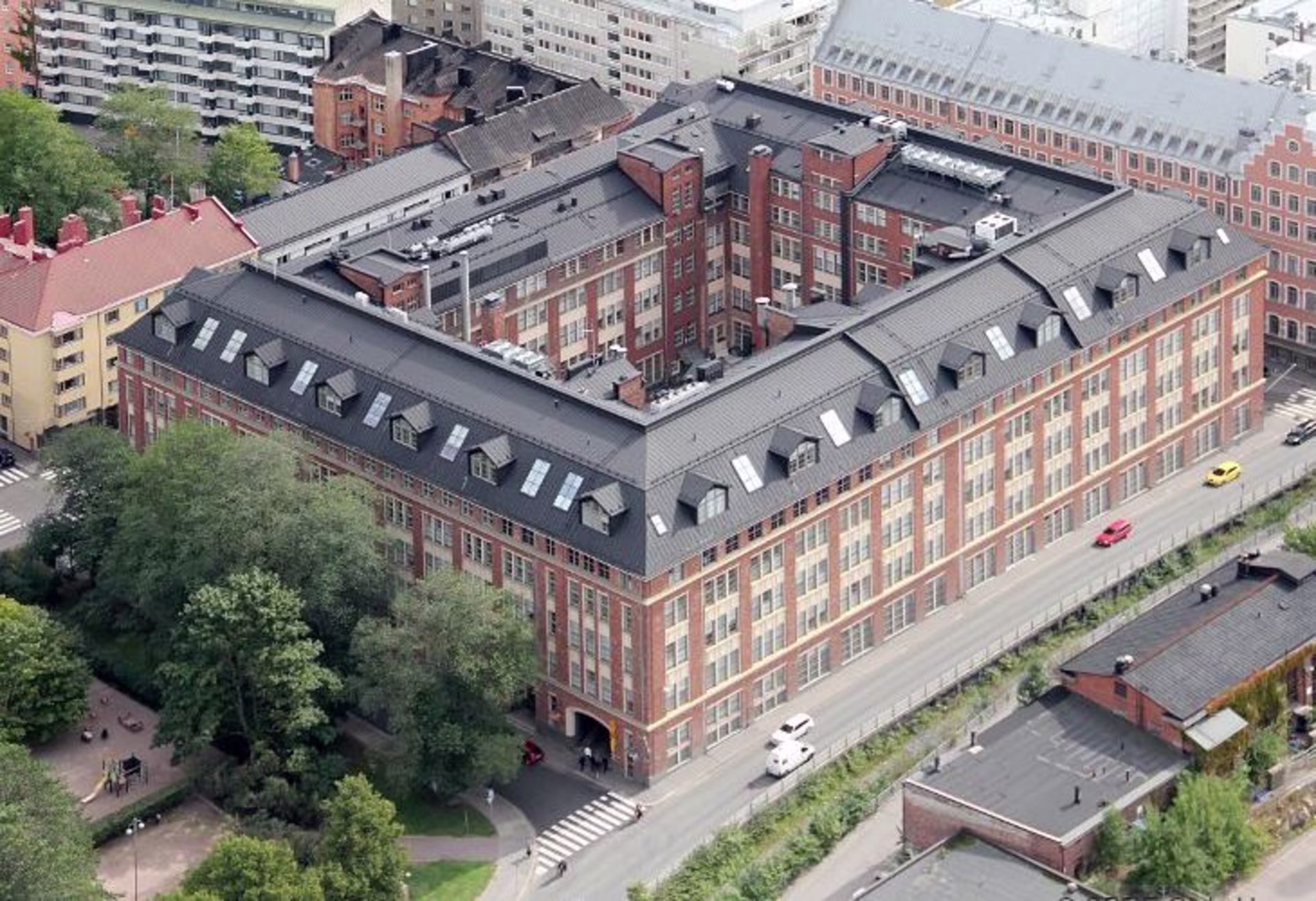 PURSIMIEHENKATU 29-31