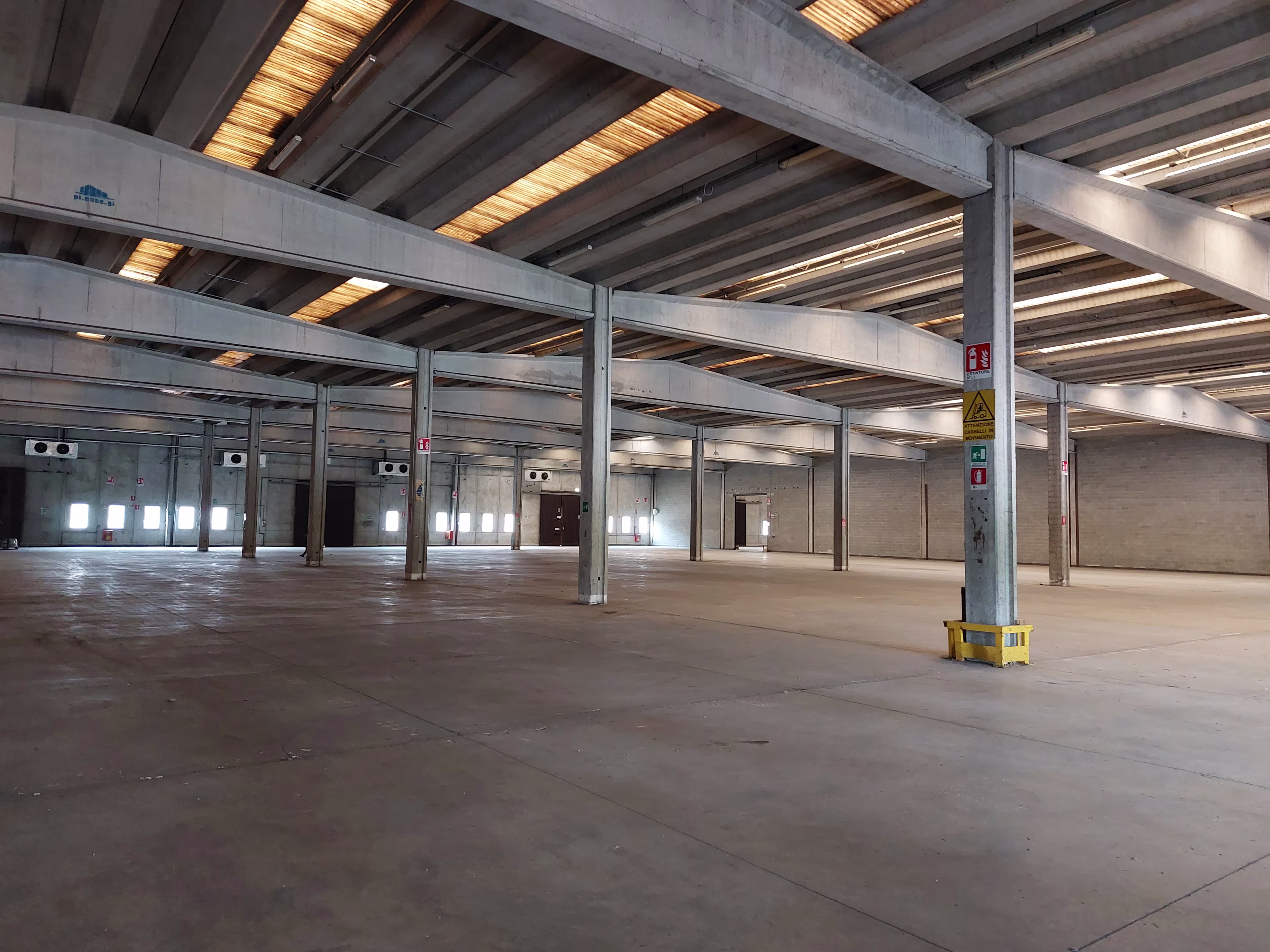 Immobile logistico in locazione a Pieve Emanuele (Milano)