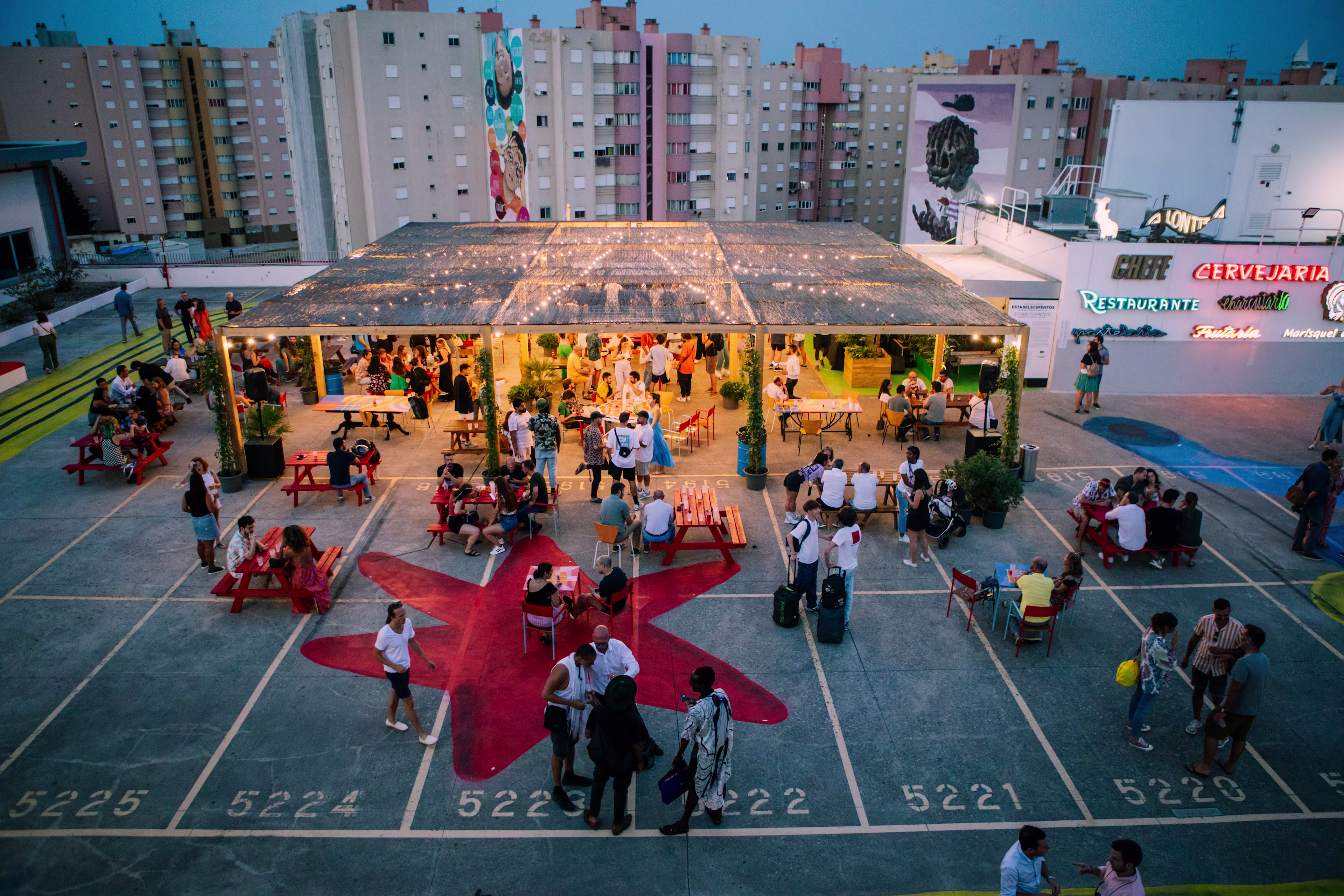 Praça José Queirós, 1