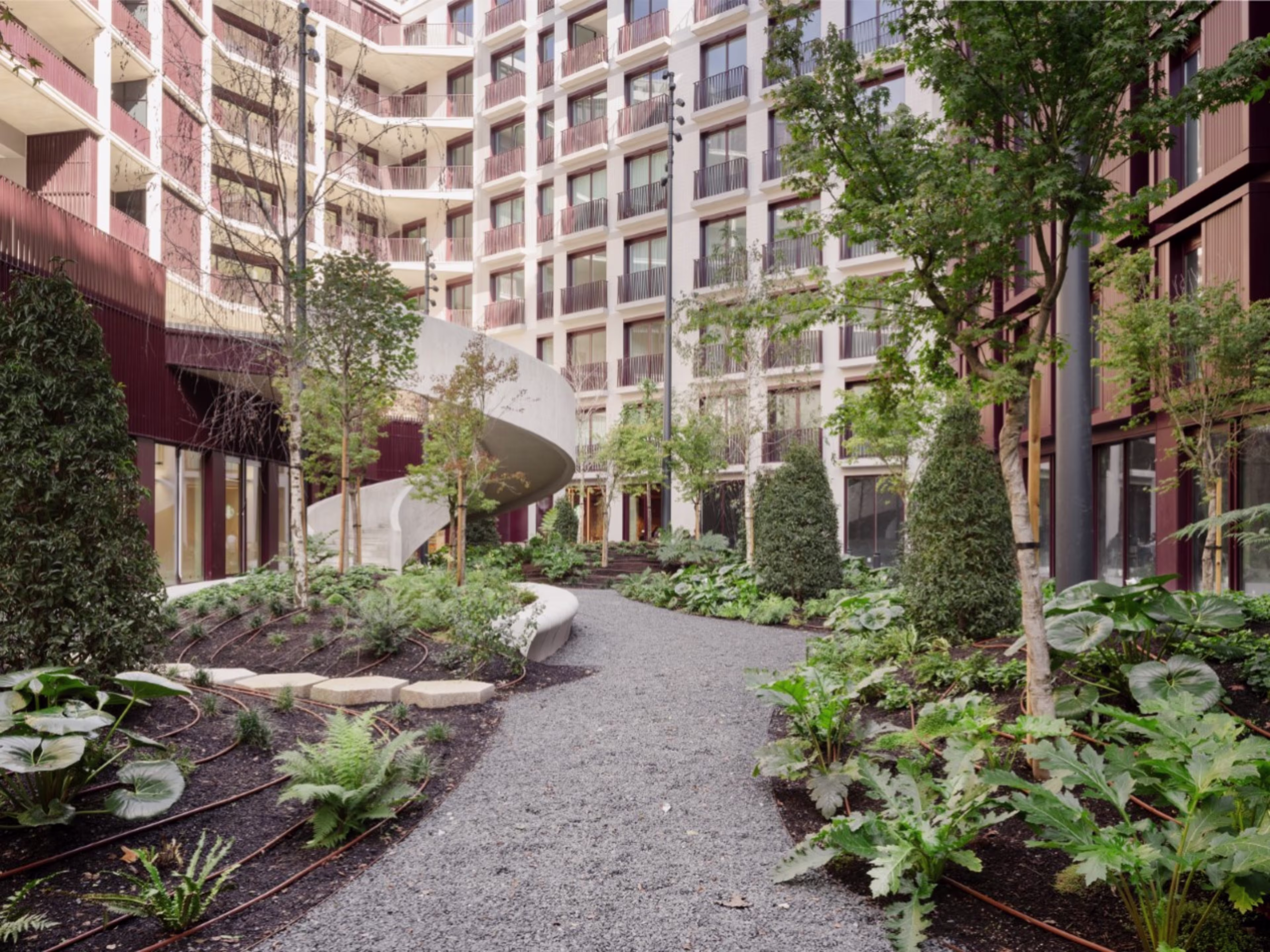 Edifício Bonjardim | Loja para arrendar Porto