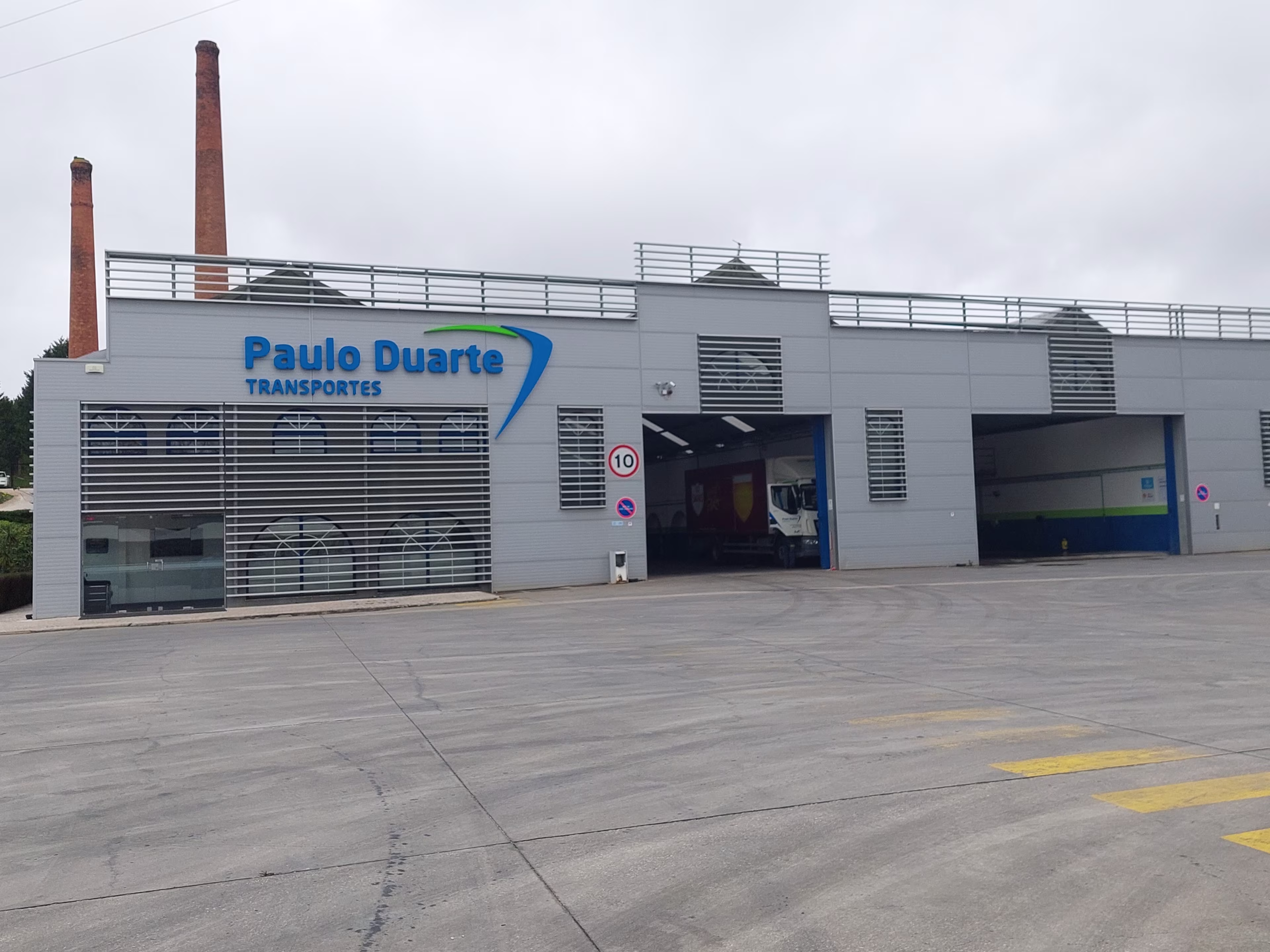 Armazém com escritórios em Torres Vedras
