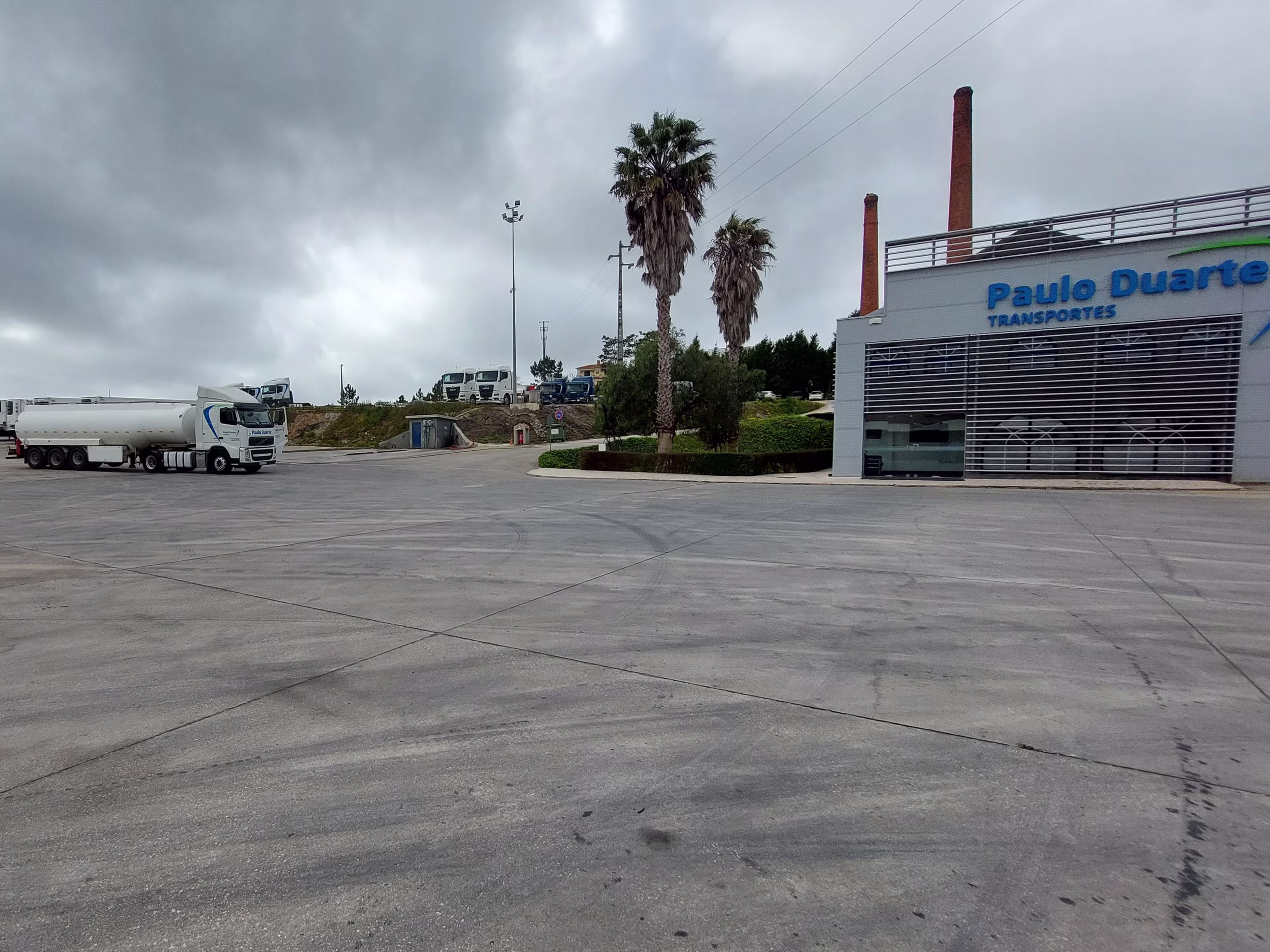 Armazém com escritórios em Torres Vedras