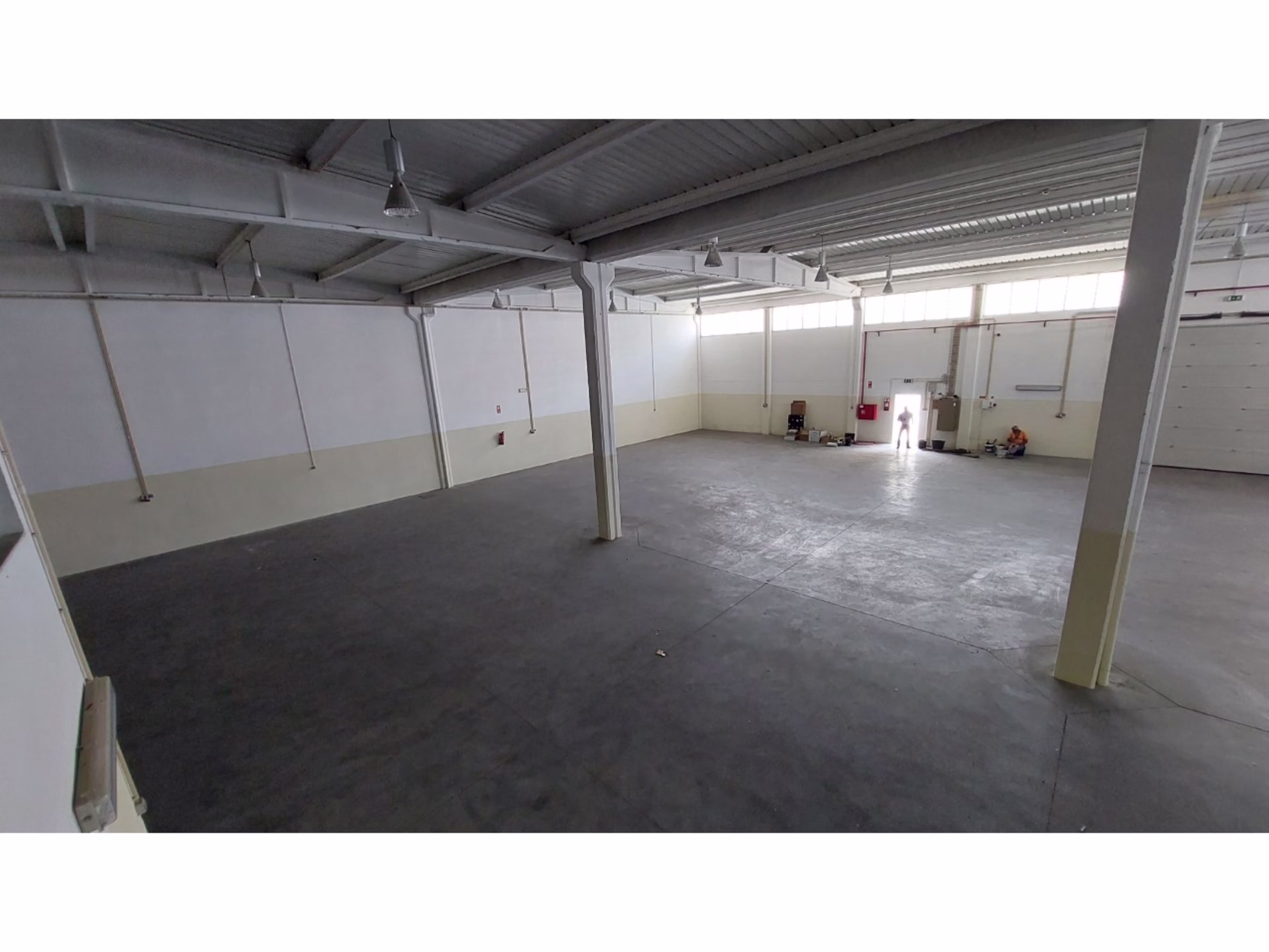 Armazéns no Montijo