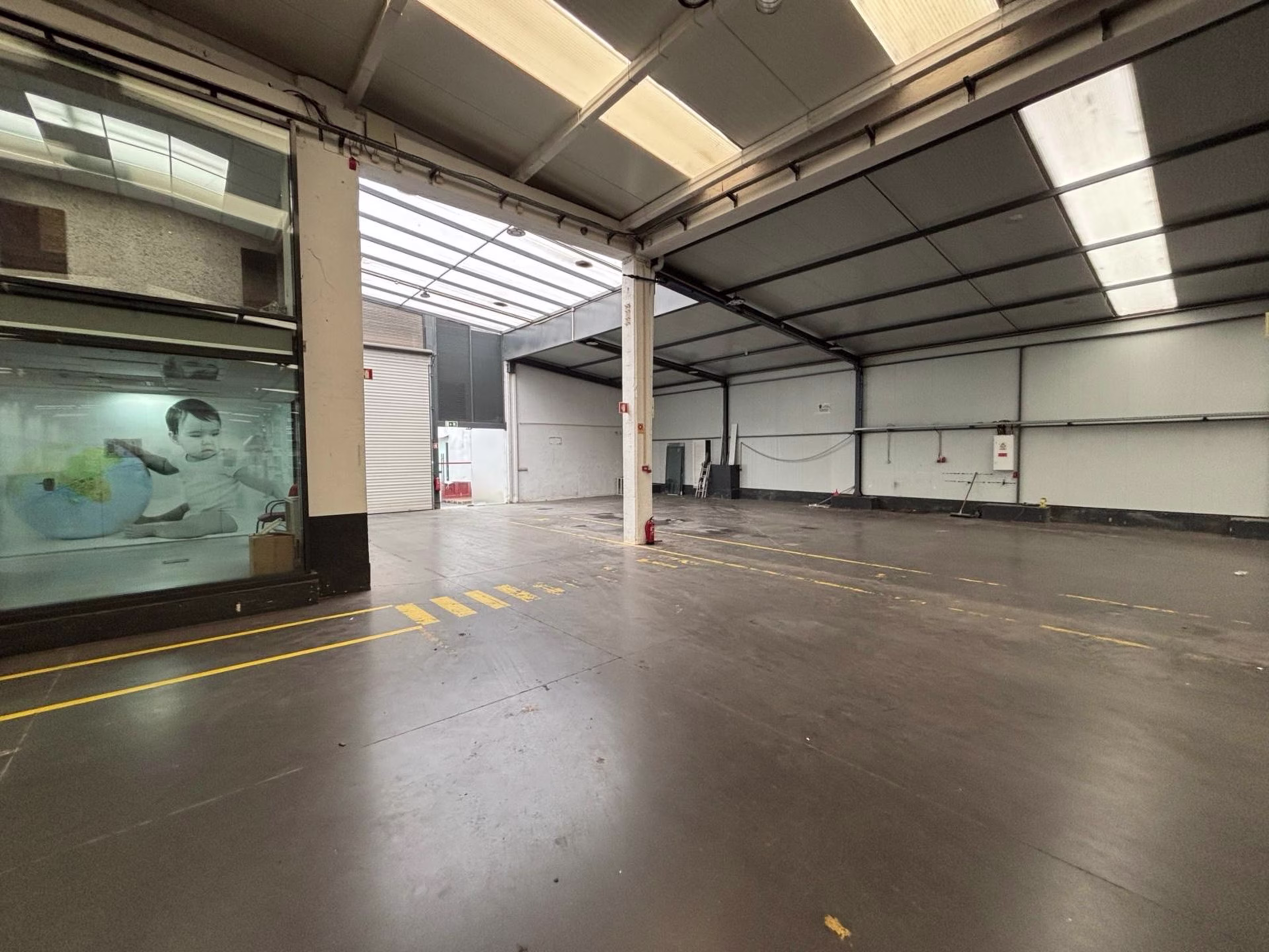 Armazém Industrial - Alhos Vedros