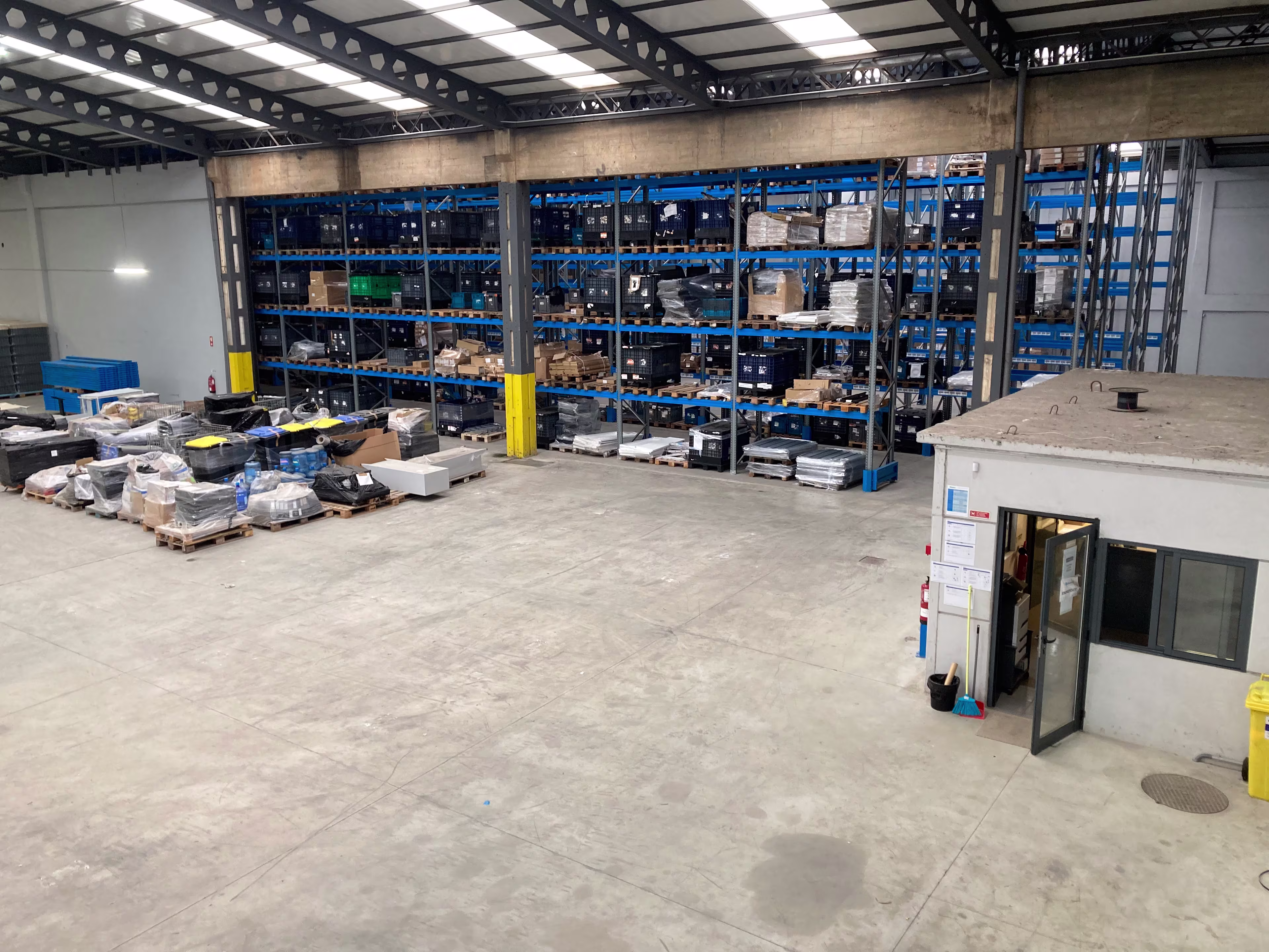 Armazém Zona Industrial Aveiro | Arrendamento