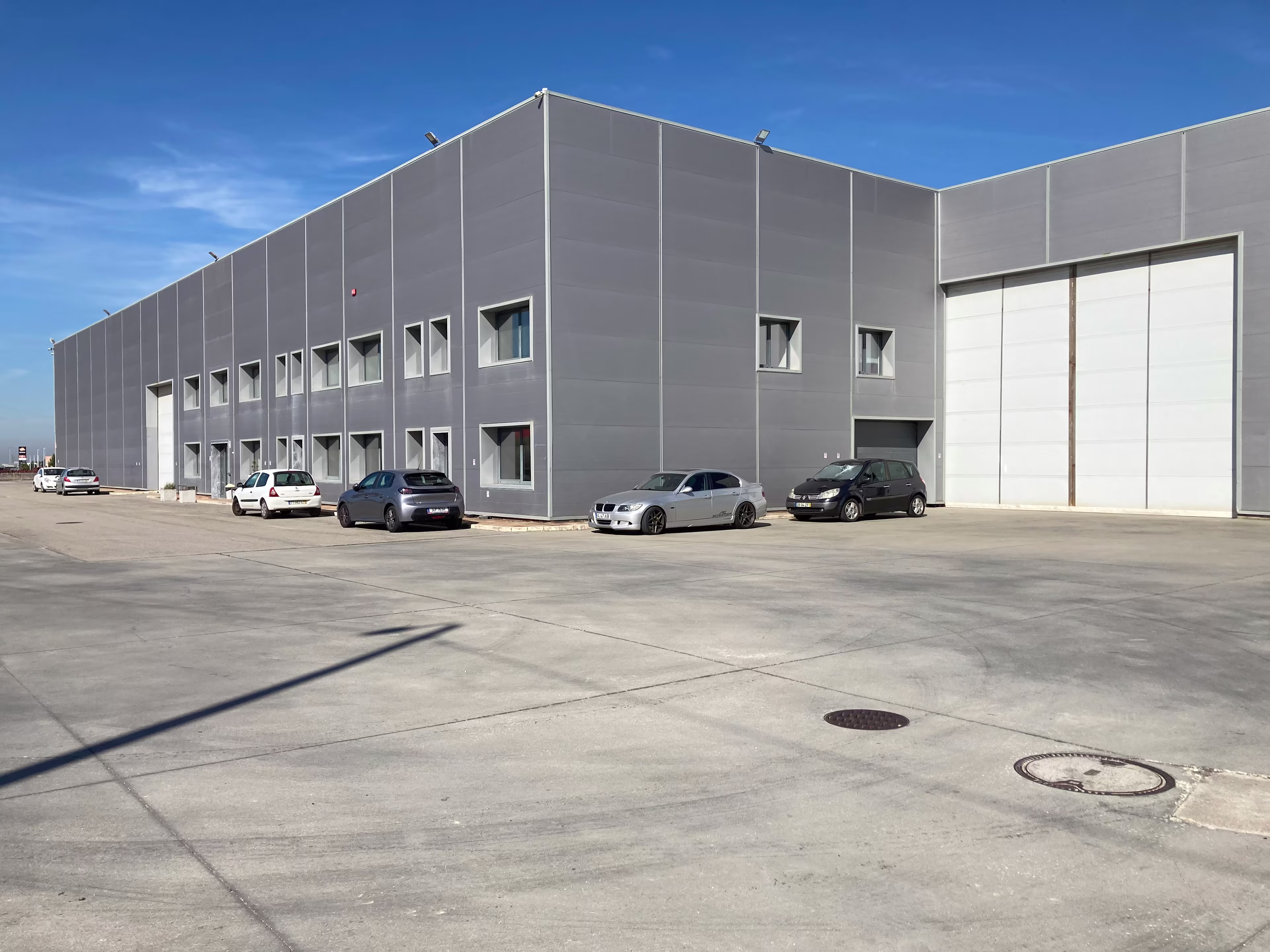 Armazém Zona Industrial Aveiro | Arrendamento