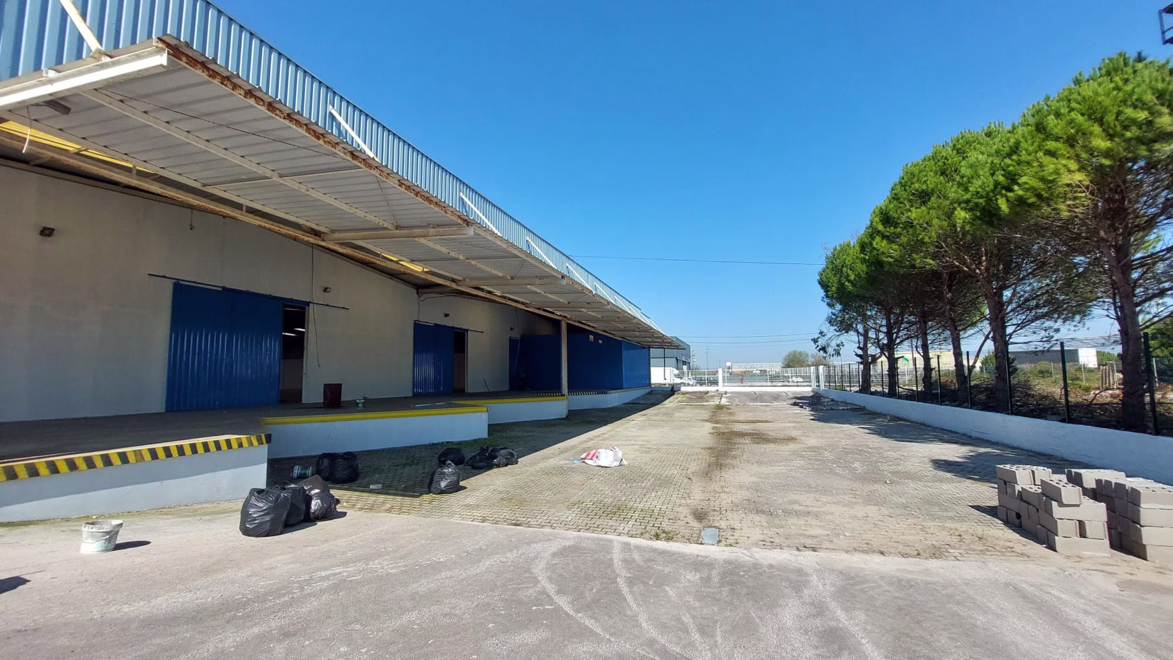 Armazém Industrial Samora Correia