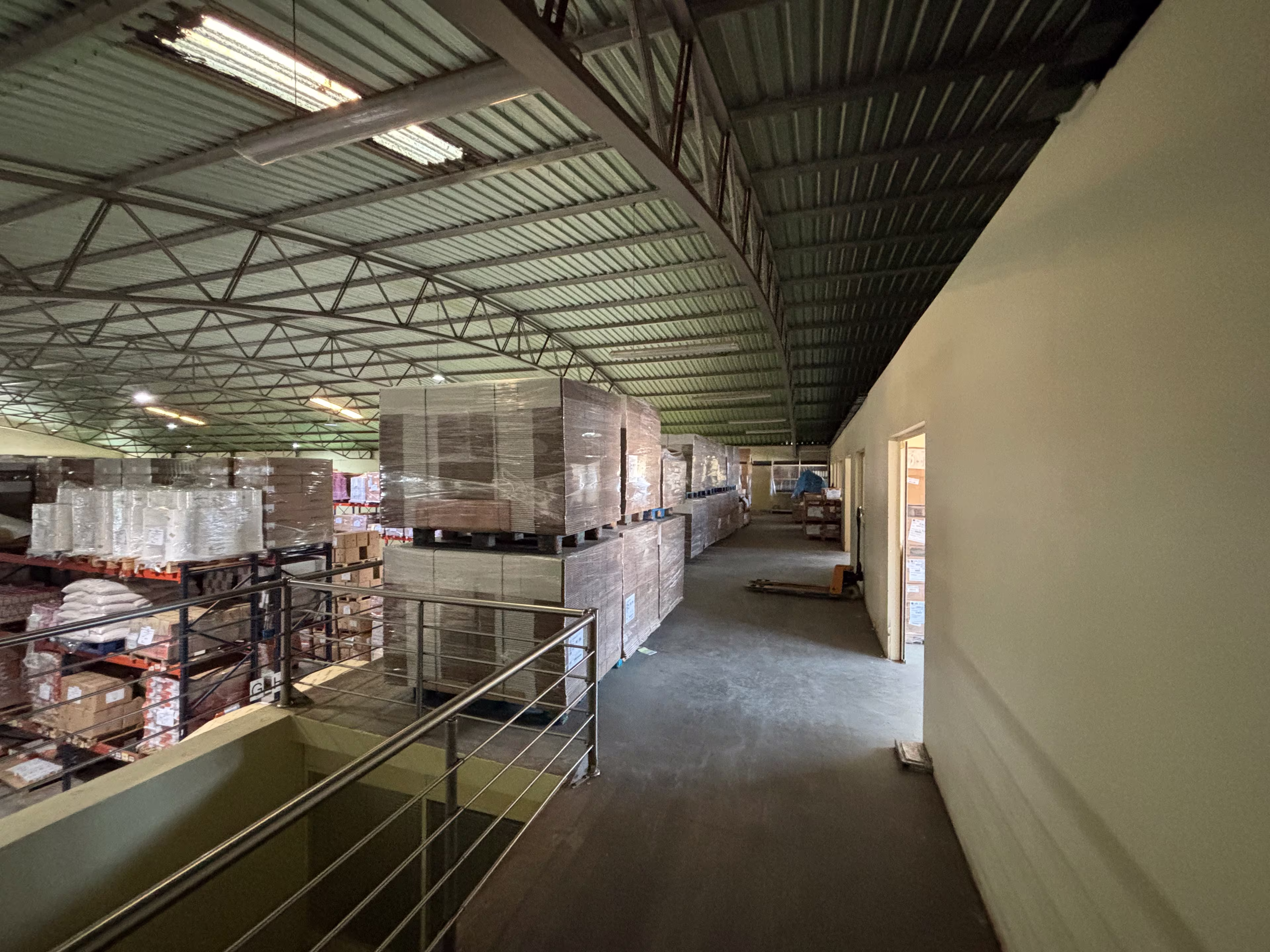 Armazém Camarate (Azinhaga de Fetais)