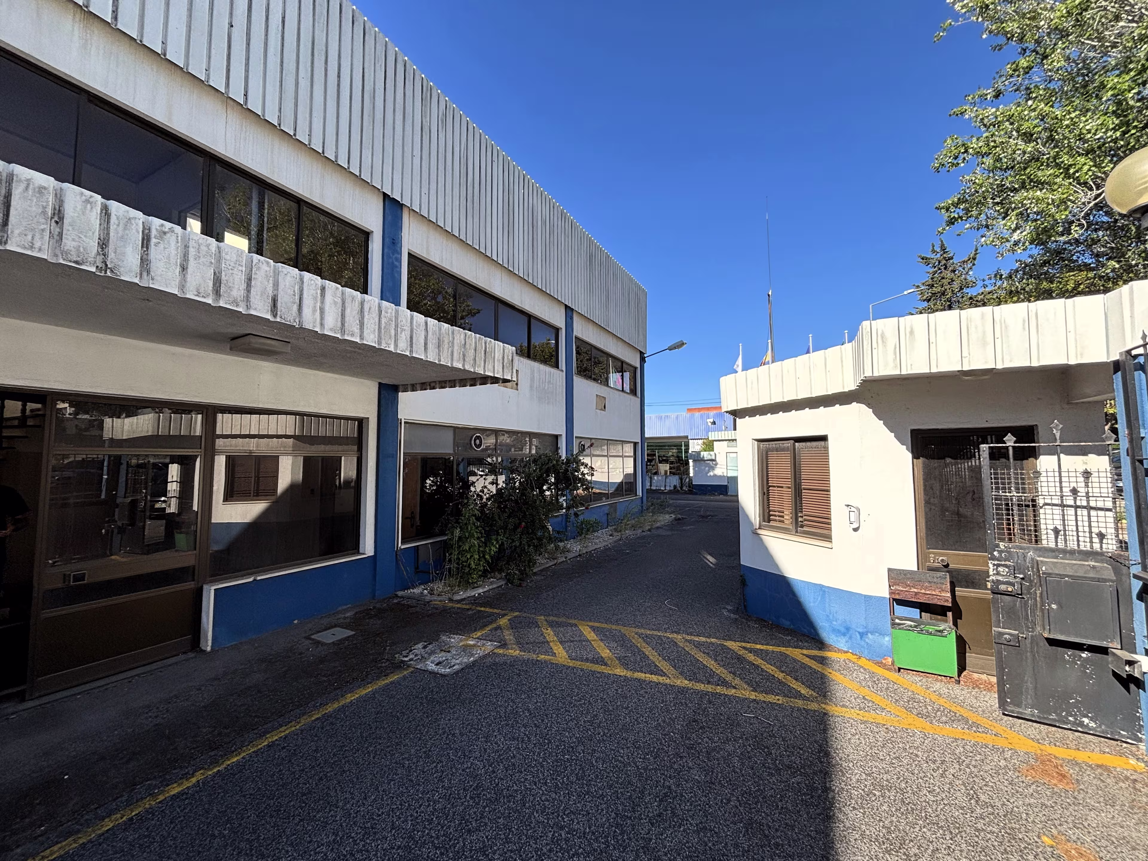 Armazém Industrial & Logistics - Massamá