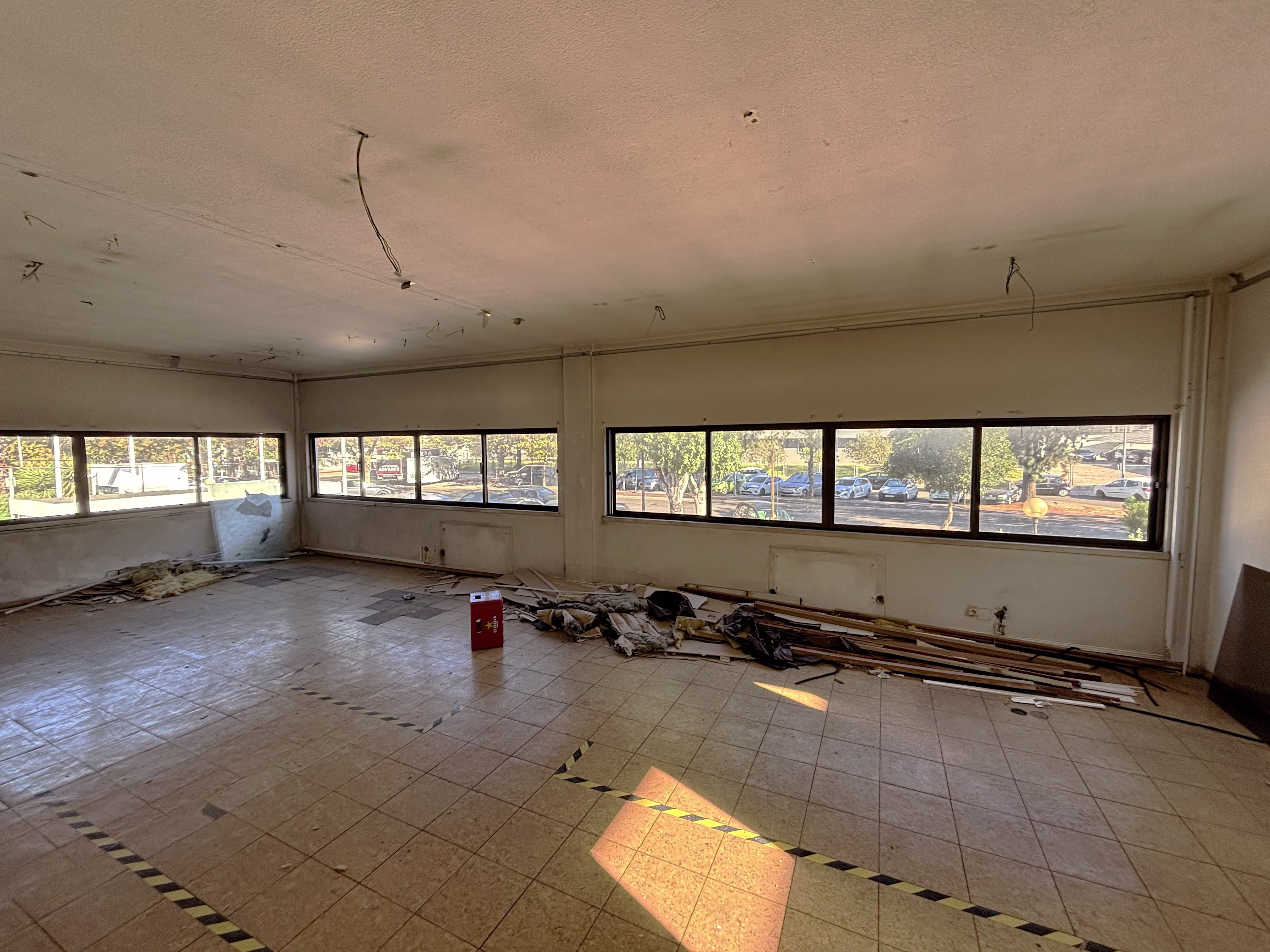 Armazém Industrial & Logistics - Massamá