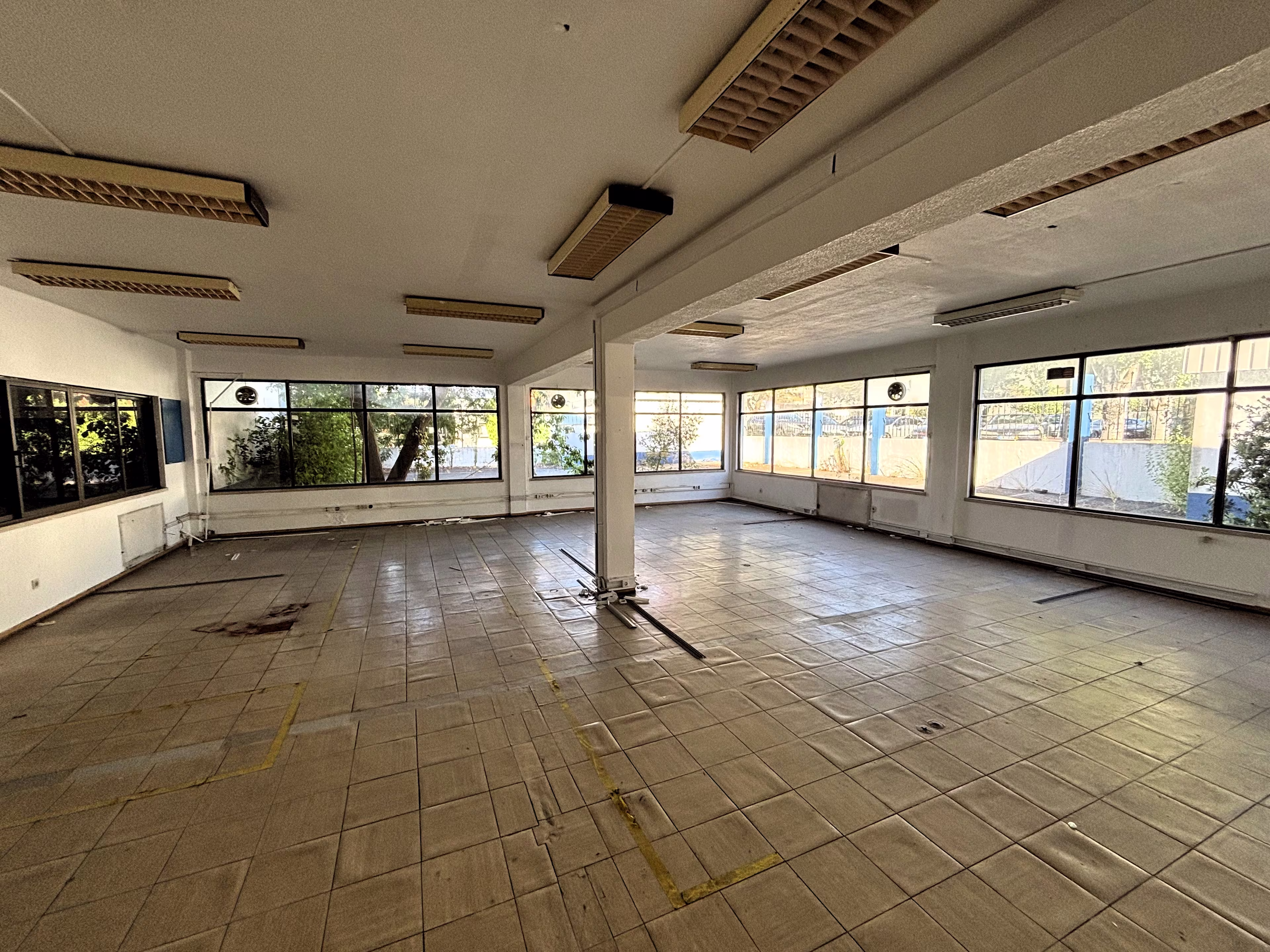 Armazém Industrial & Logistics - Massamá