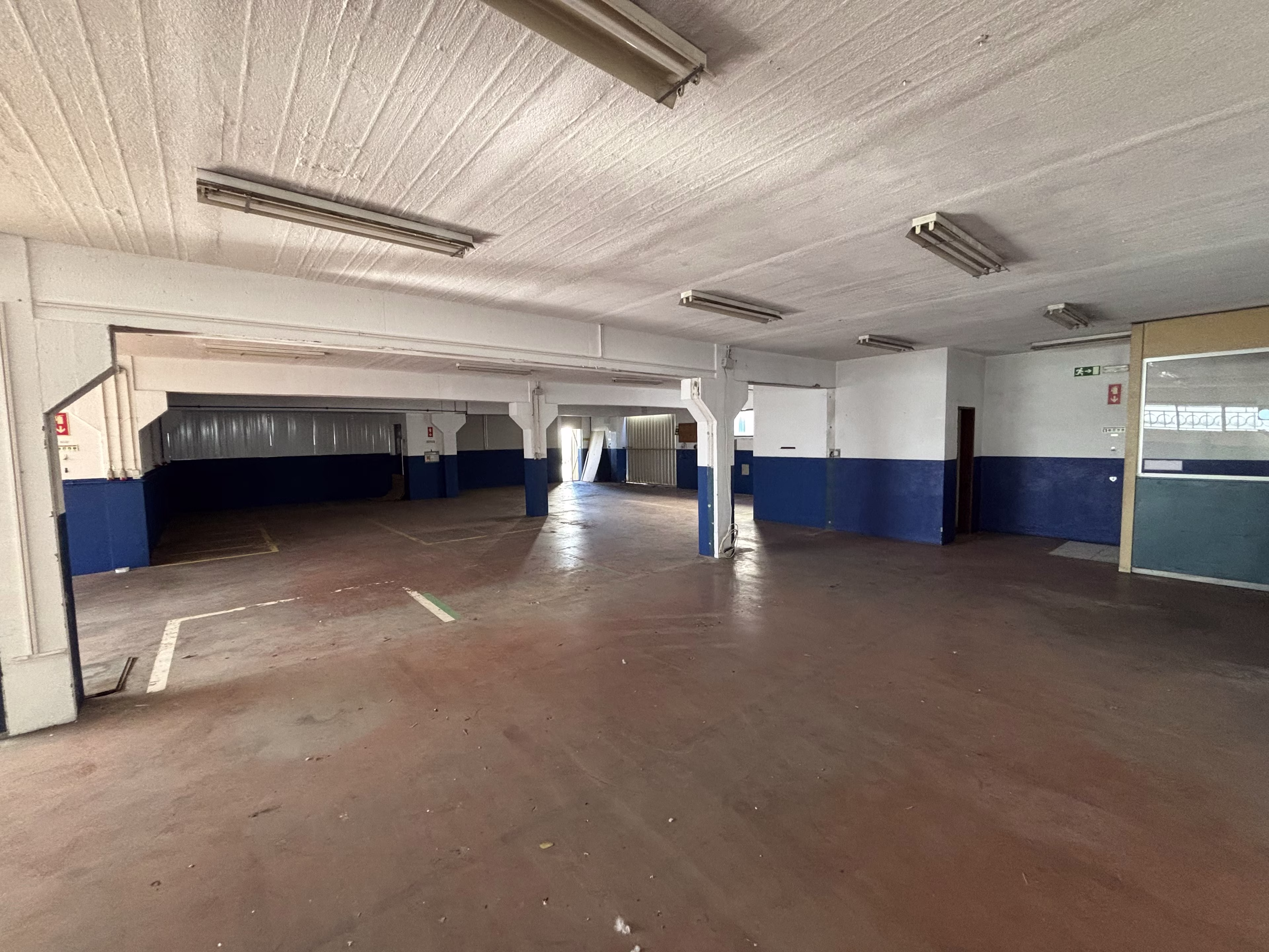 Armazém Industrial & Logistics - Massamá