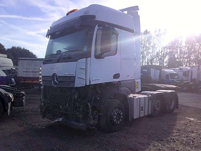 Mercedes Actros 2548