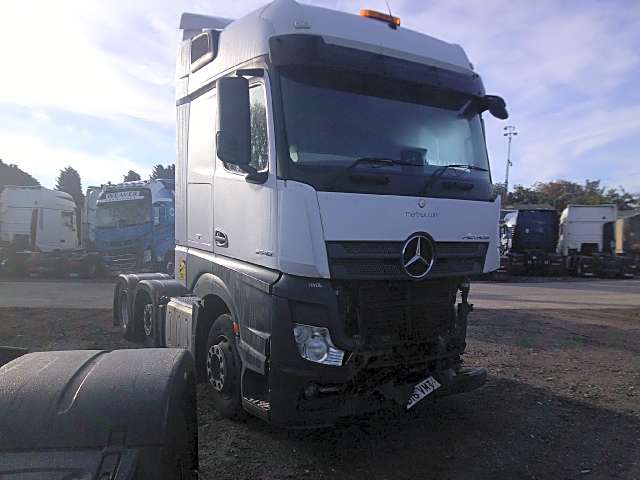 Mercedes Actros 2548